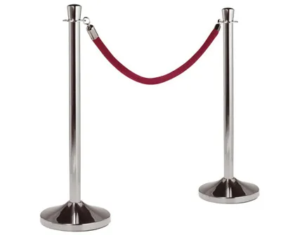 Afzet paaltjes chroom met rood  fluweel koord