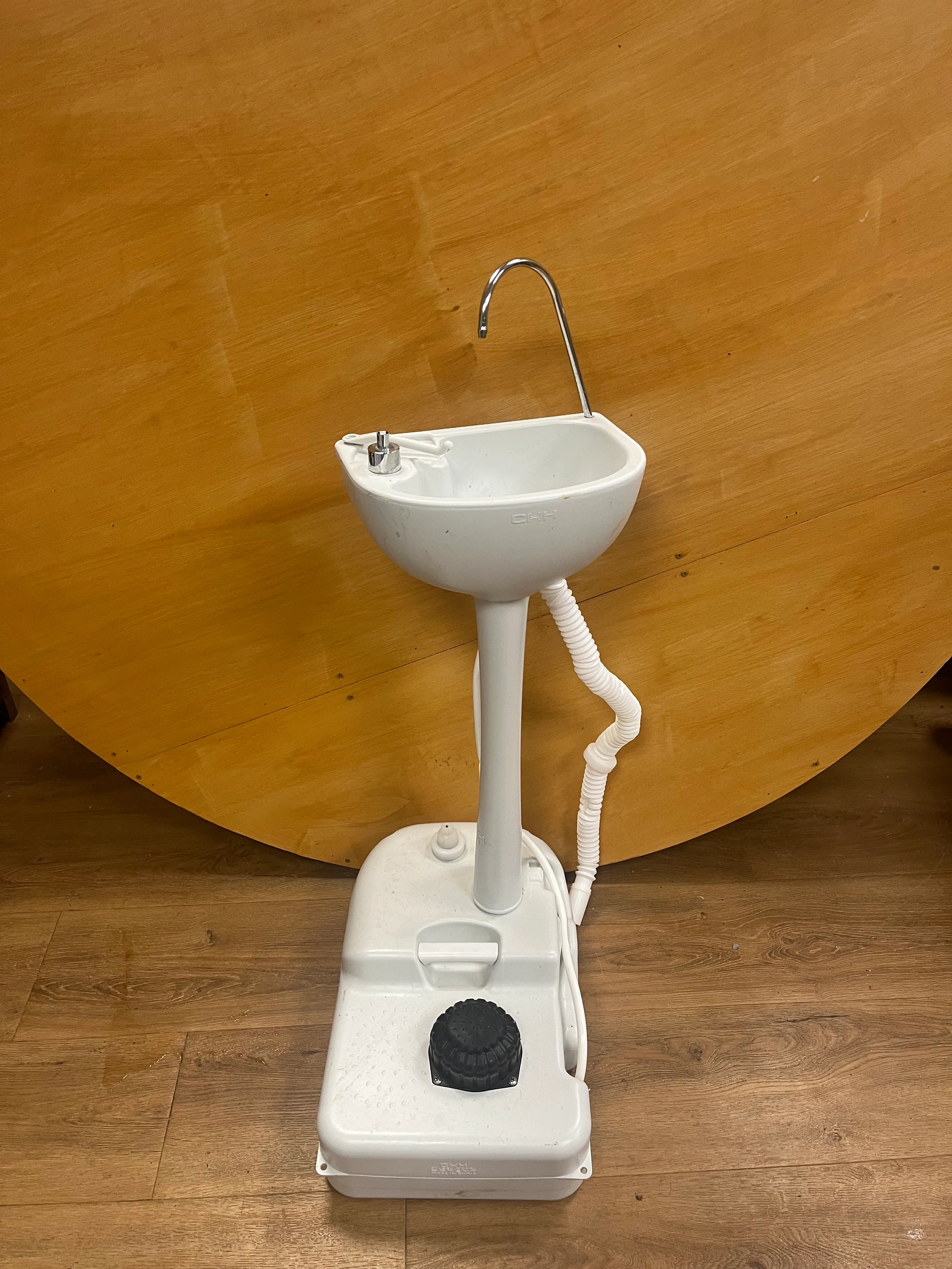 PORTABLE HAND WASH  STATION