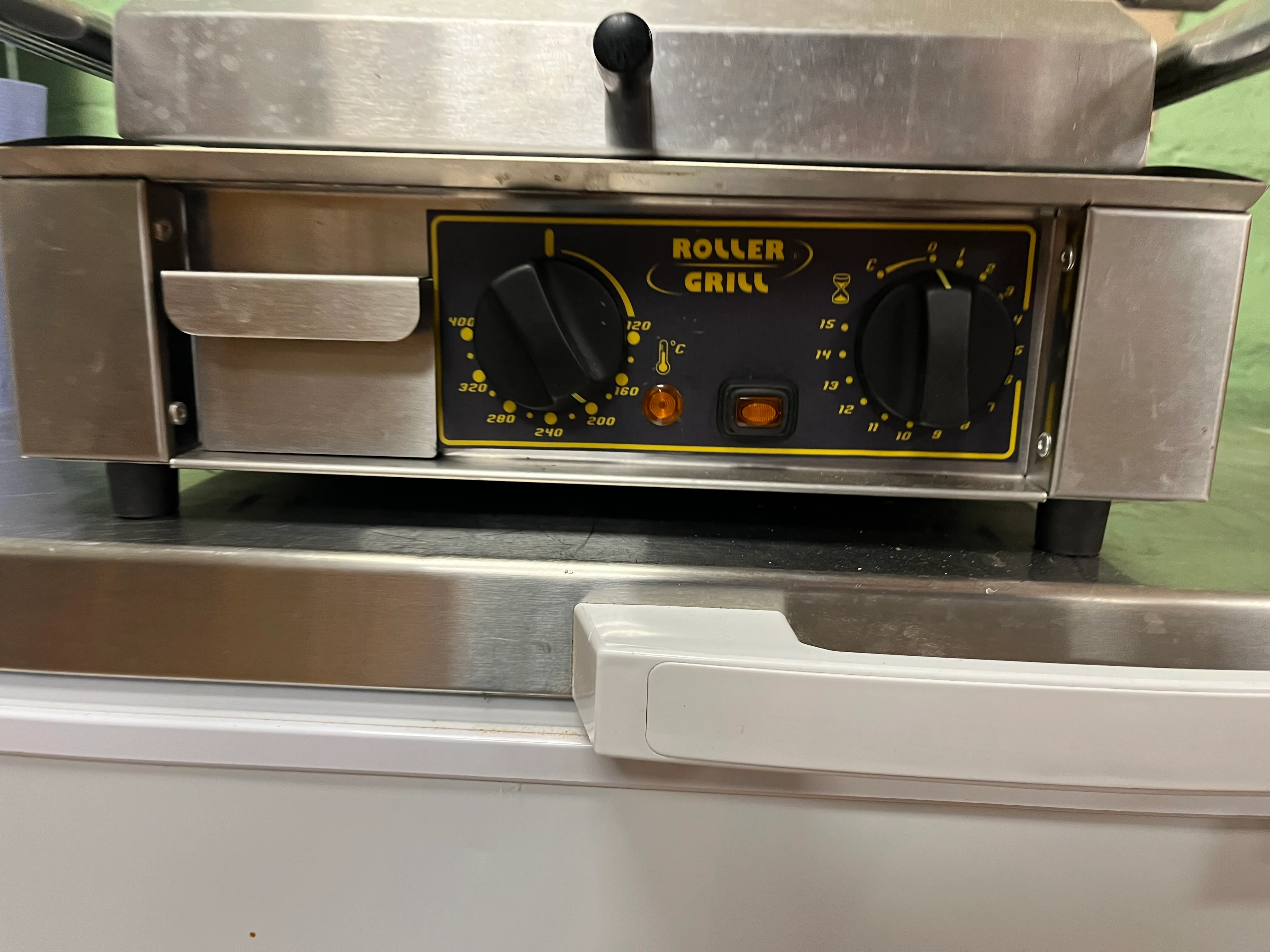 MEDIUM PANINI MACHINE 