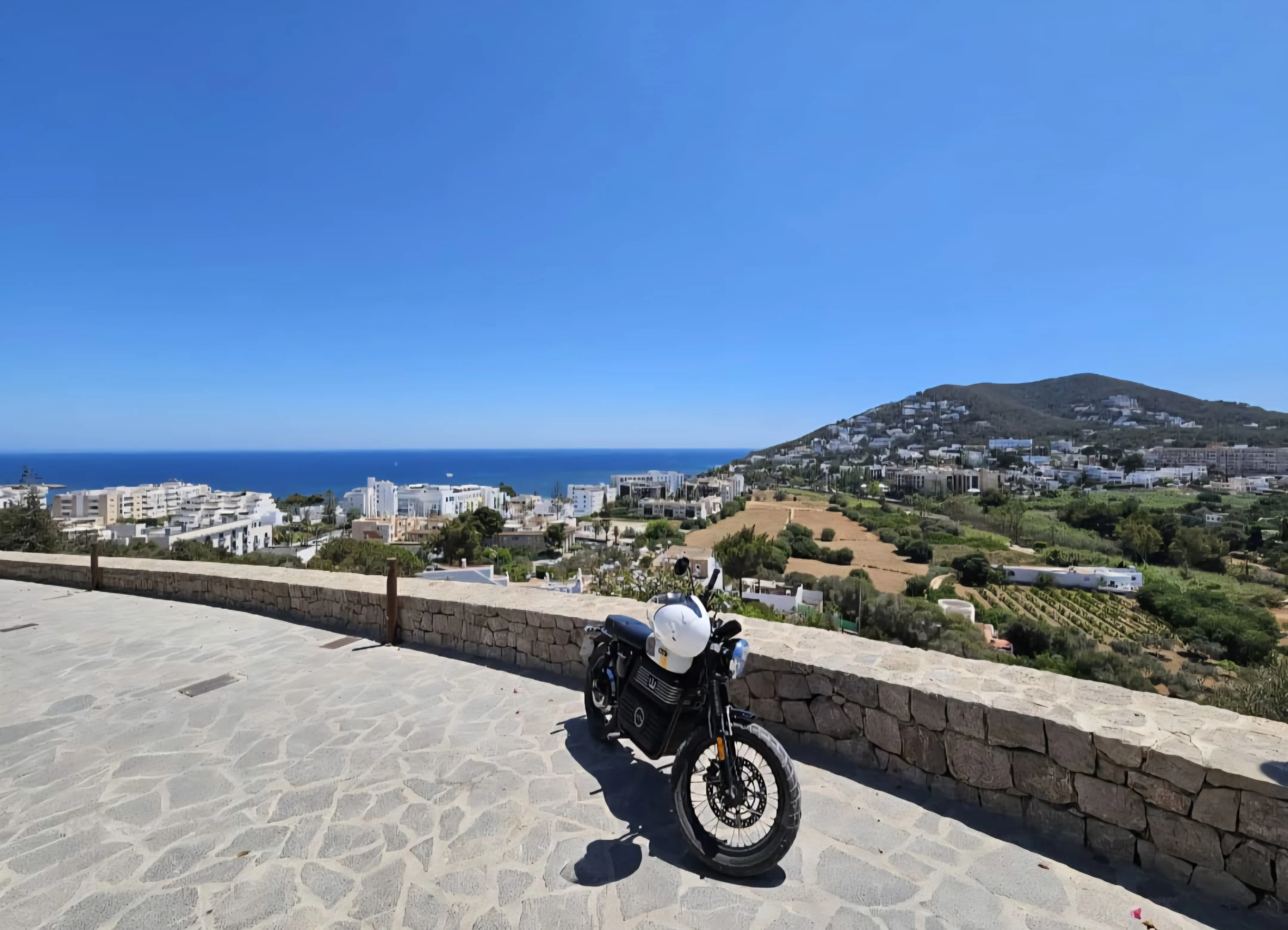 Coast and Curves Tour