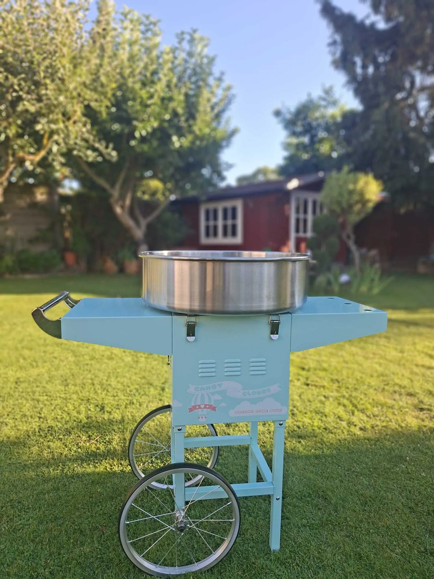 ZUCKERWATTEMASCHINE MIT WAGEN (inkl. 30 Holzstäbchen)