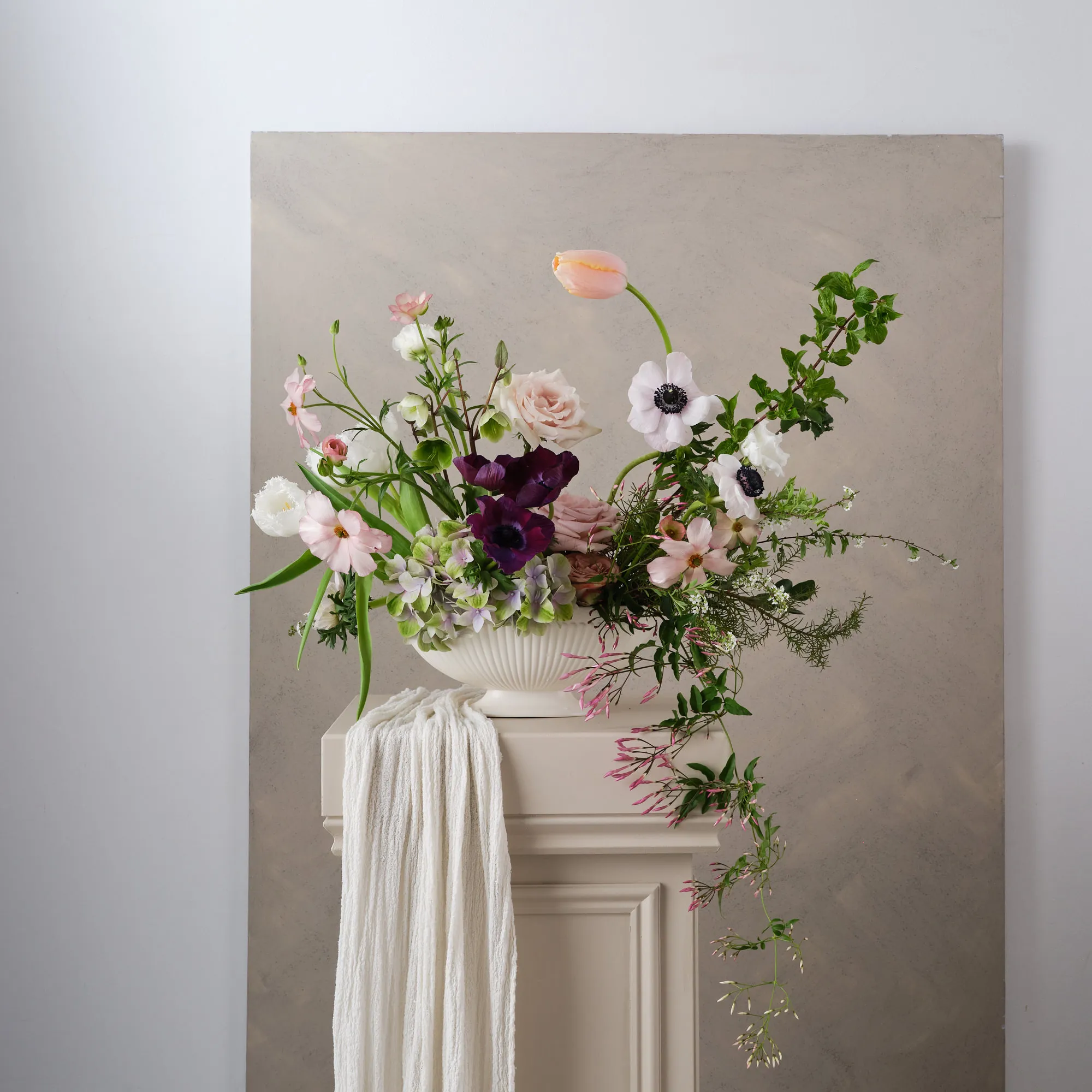 Small Vintage wedgwood fluted oval mantlepiece vase