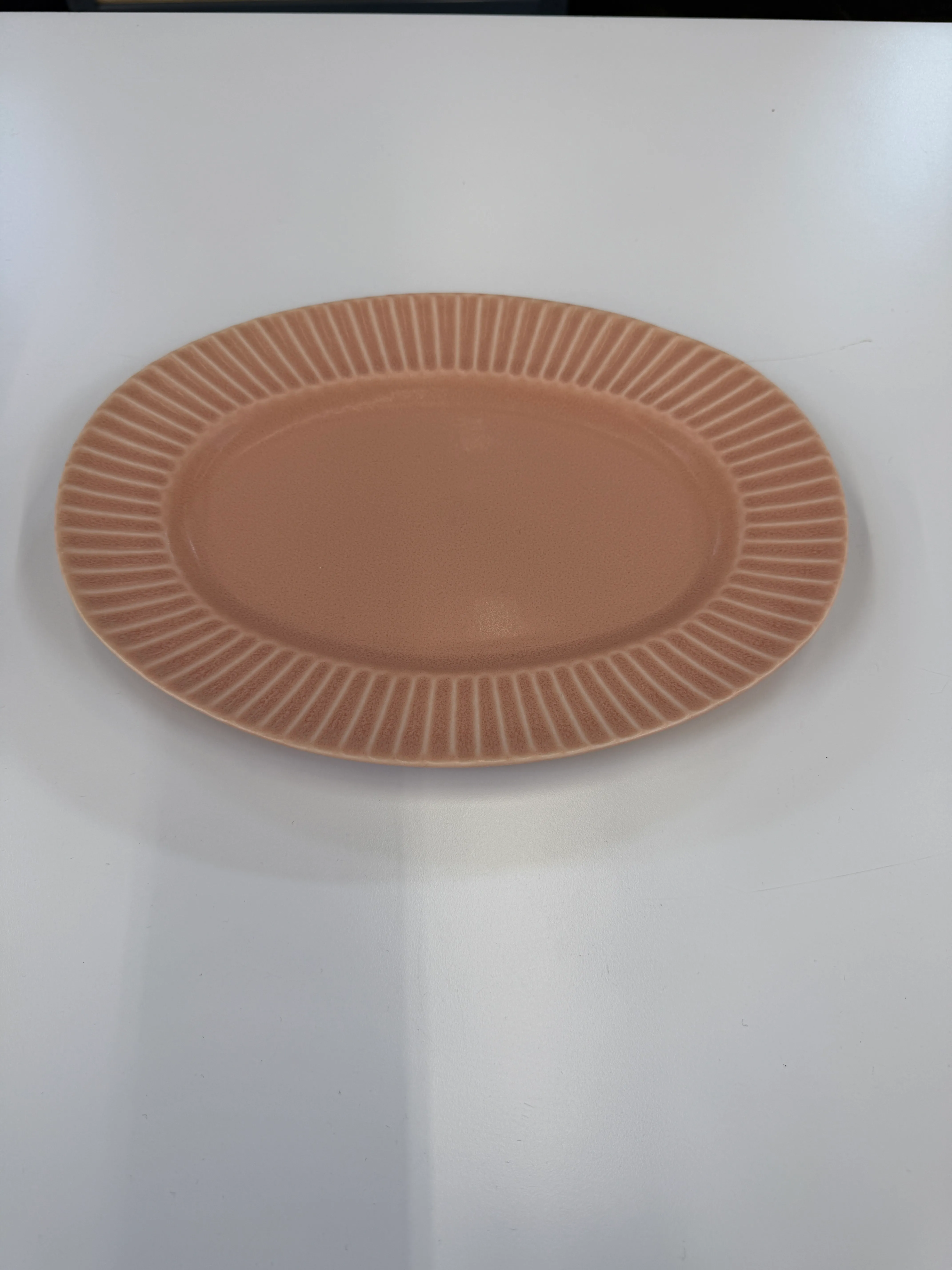 Oval Pink Platter Saku Ribbed Edge