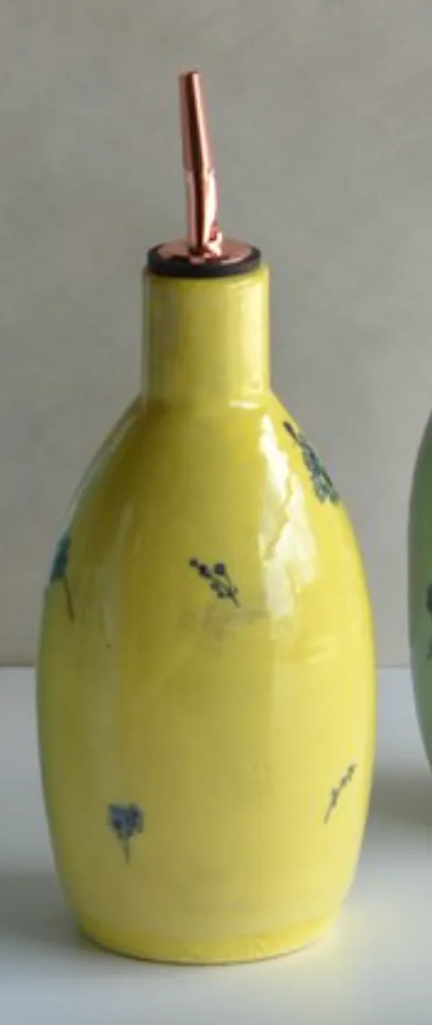 Pouring Bottle Yellow - Flowers 