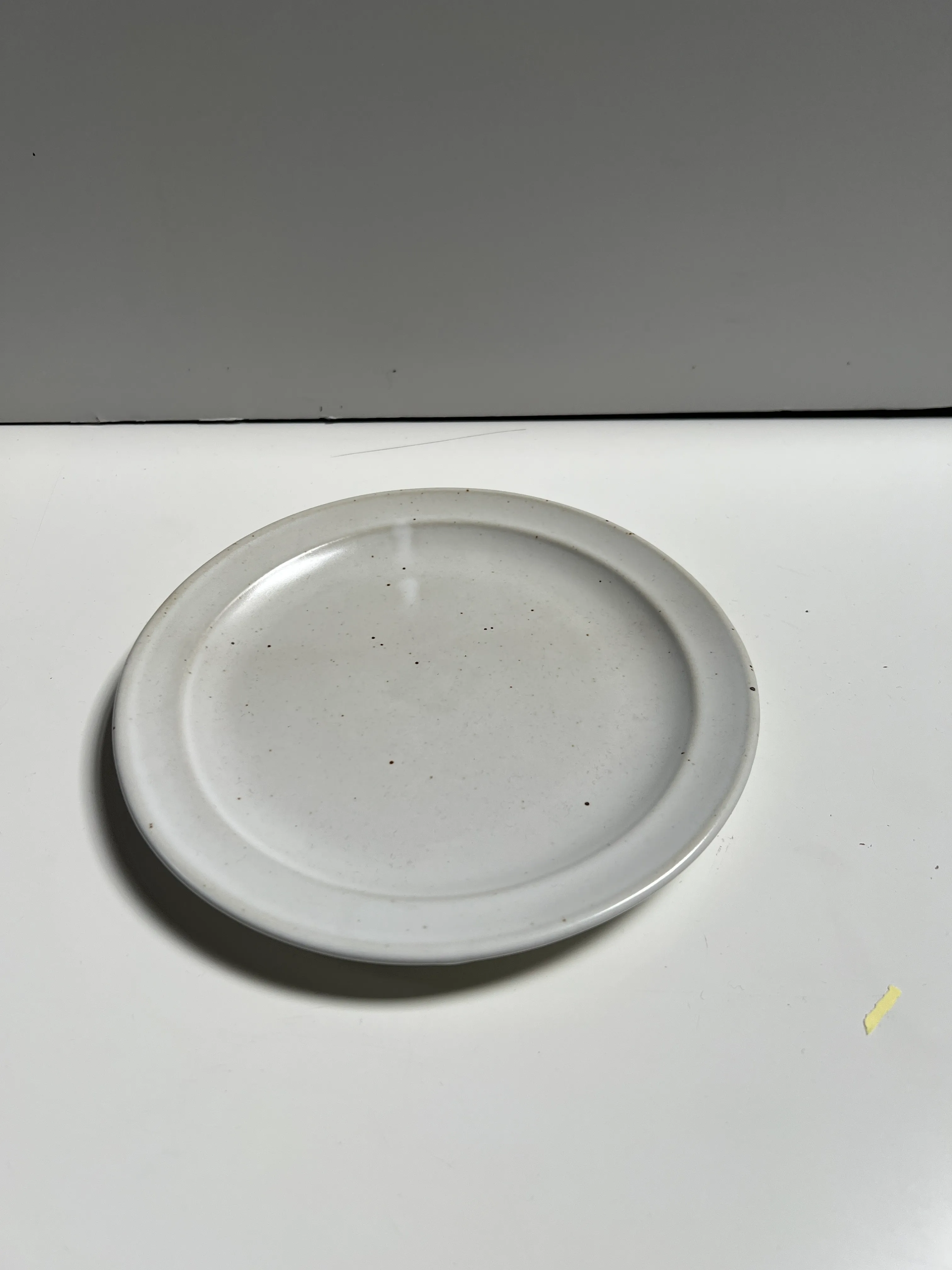 SK White Light Speckled App Plate