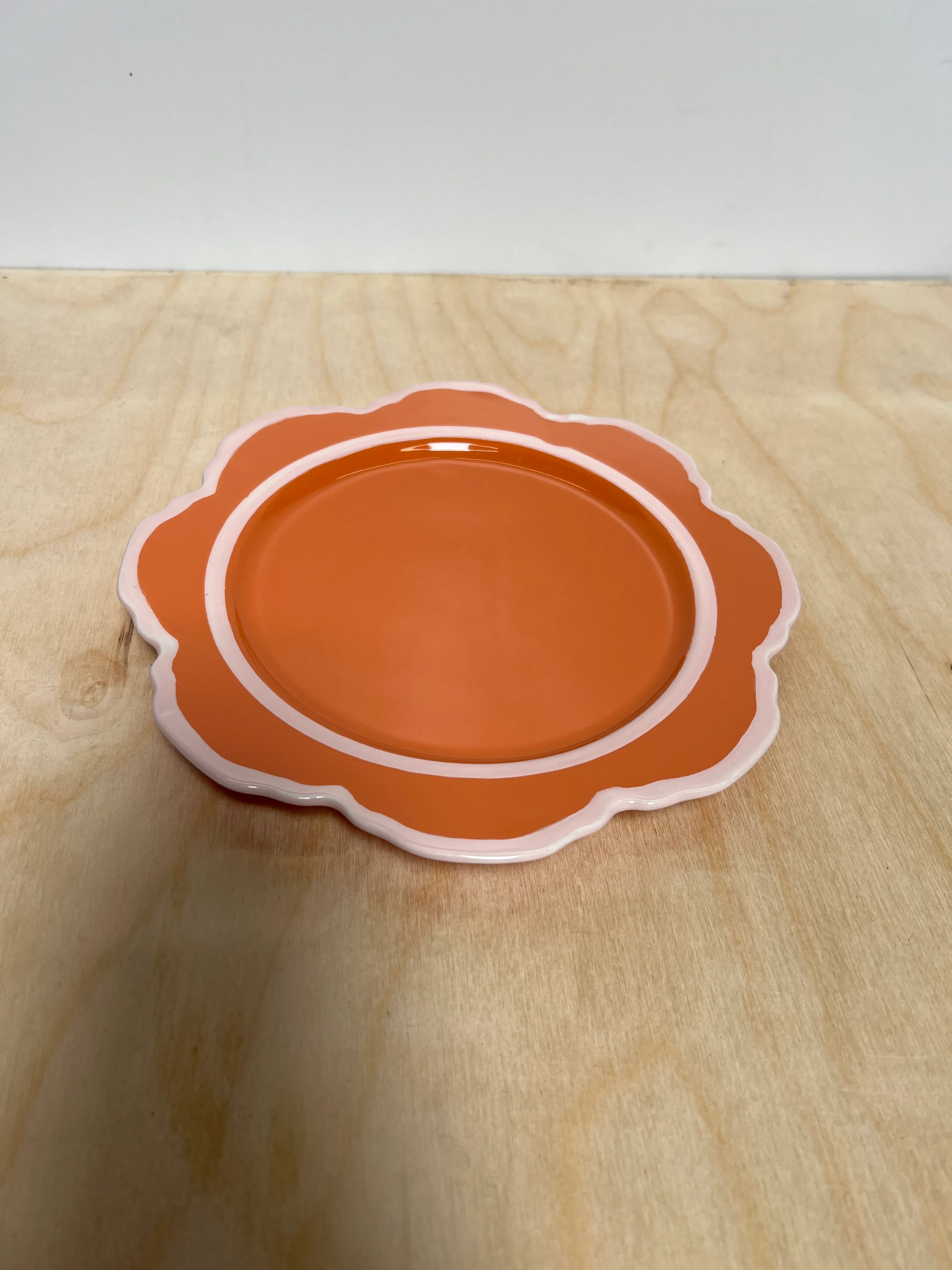 Side Plate Petal Edge Coral