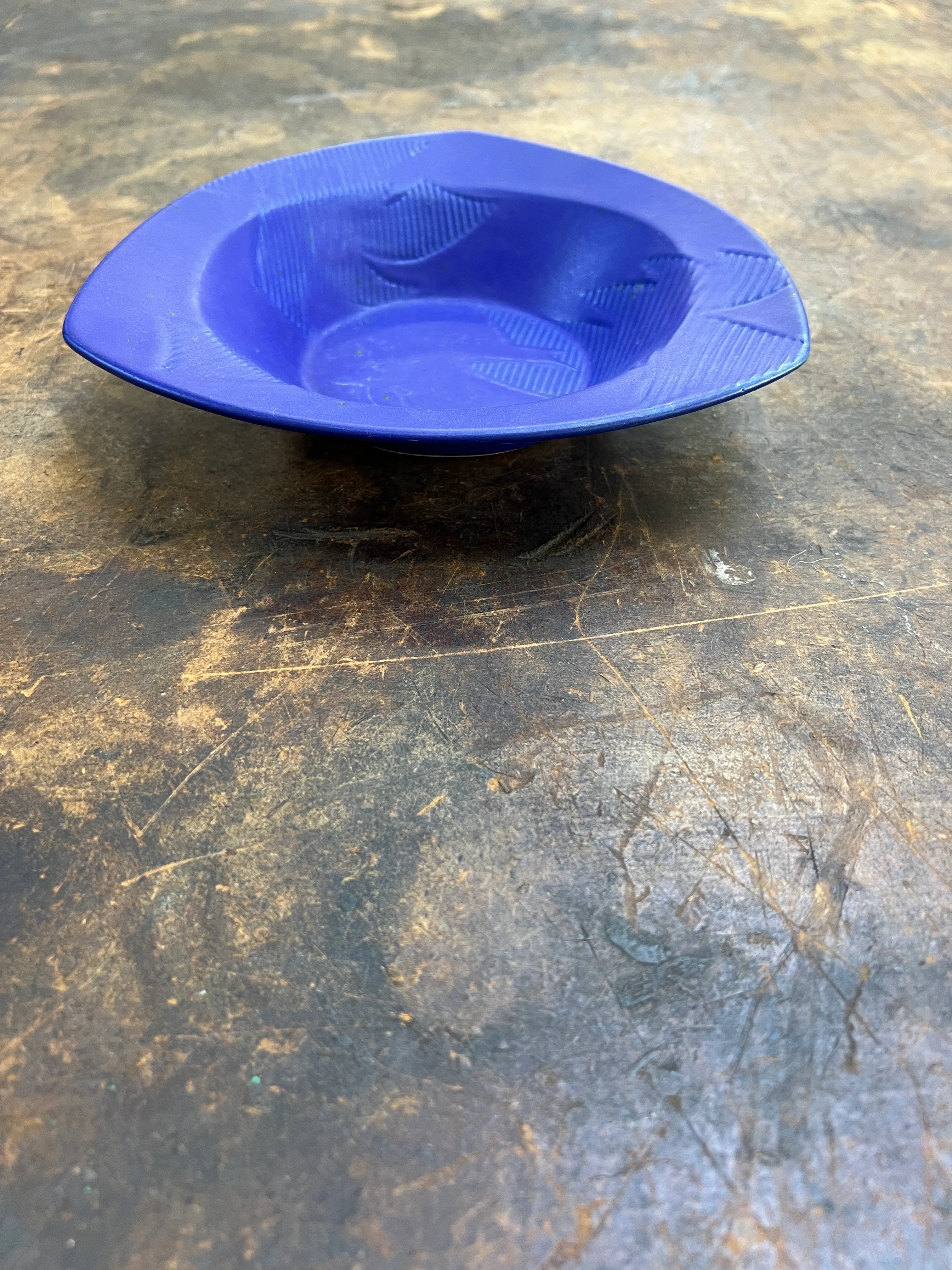 Triangle Blue Bowl Palm