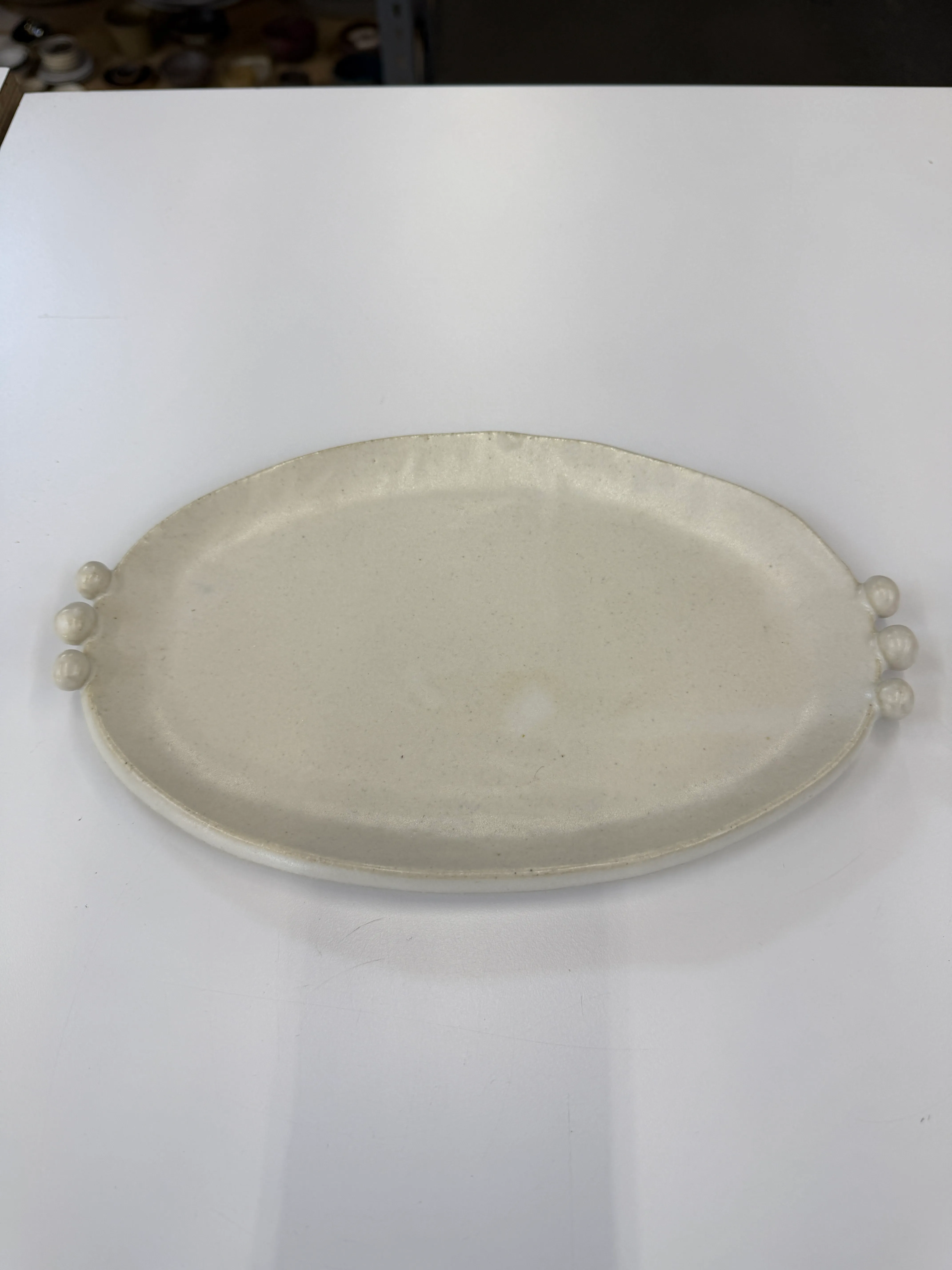 Elipse Stoneware Plater 3 Ball Handles