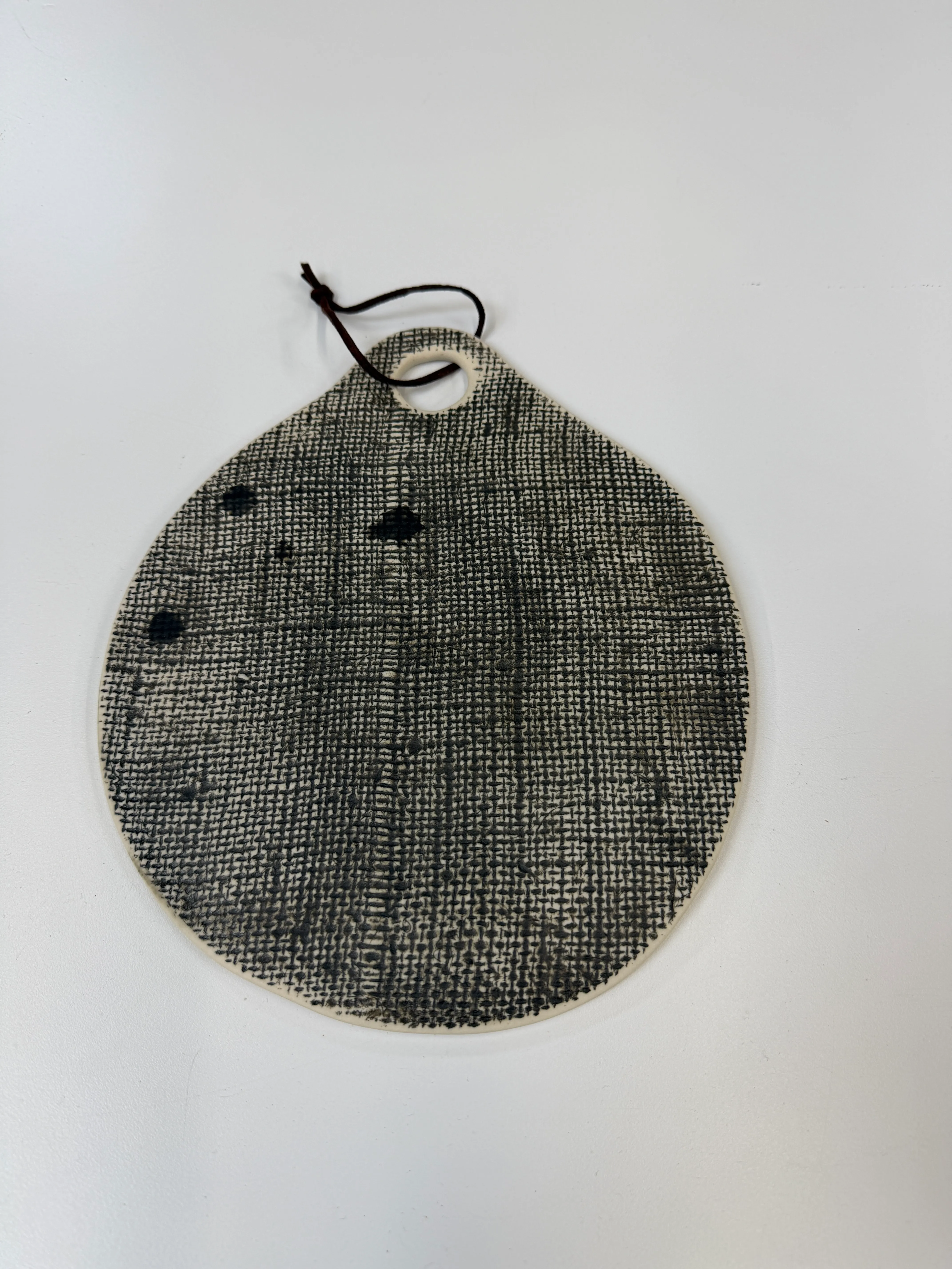 Black Textured HM Round Board