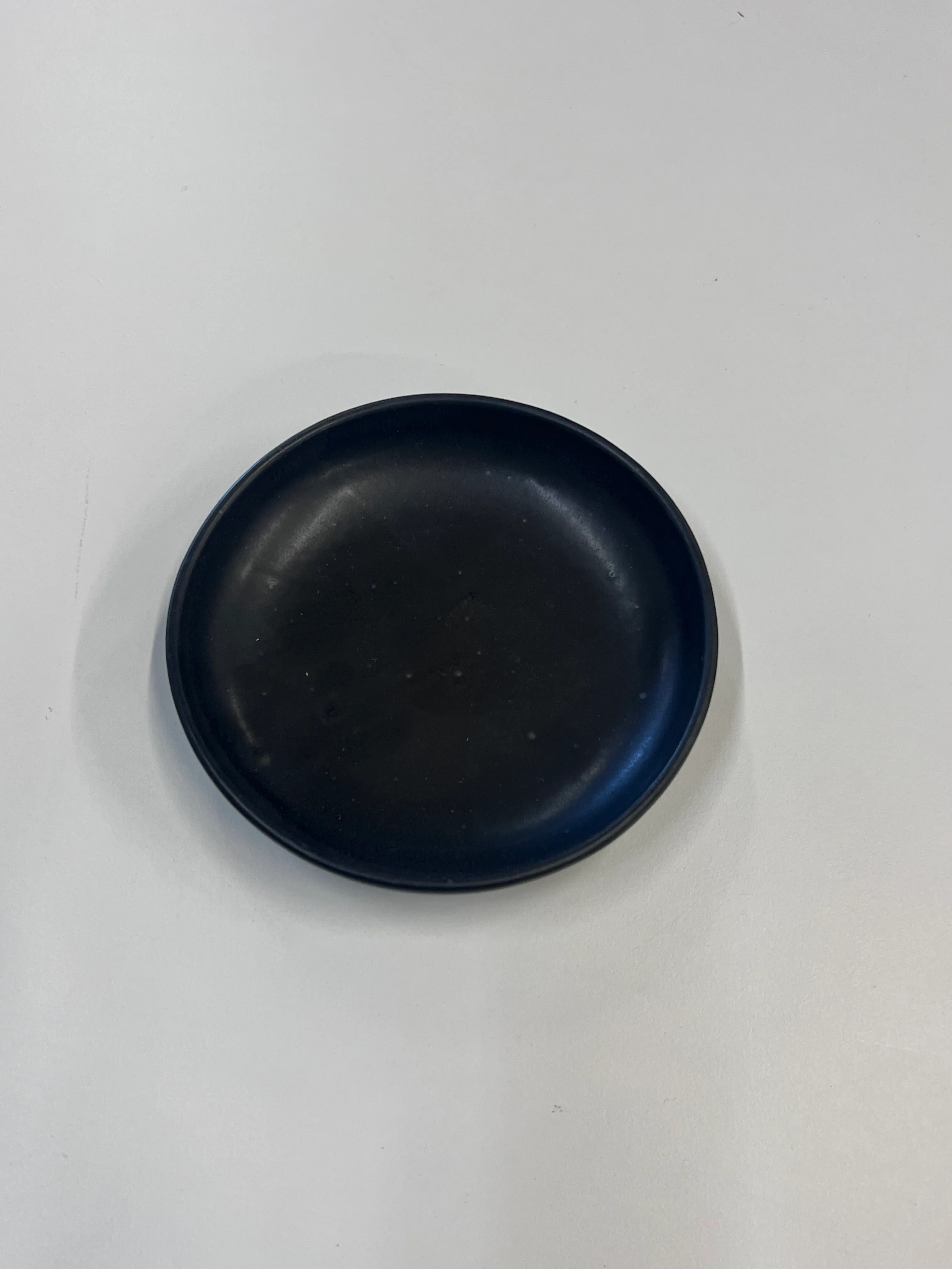 Black handmade app plate