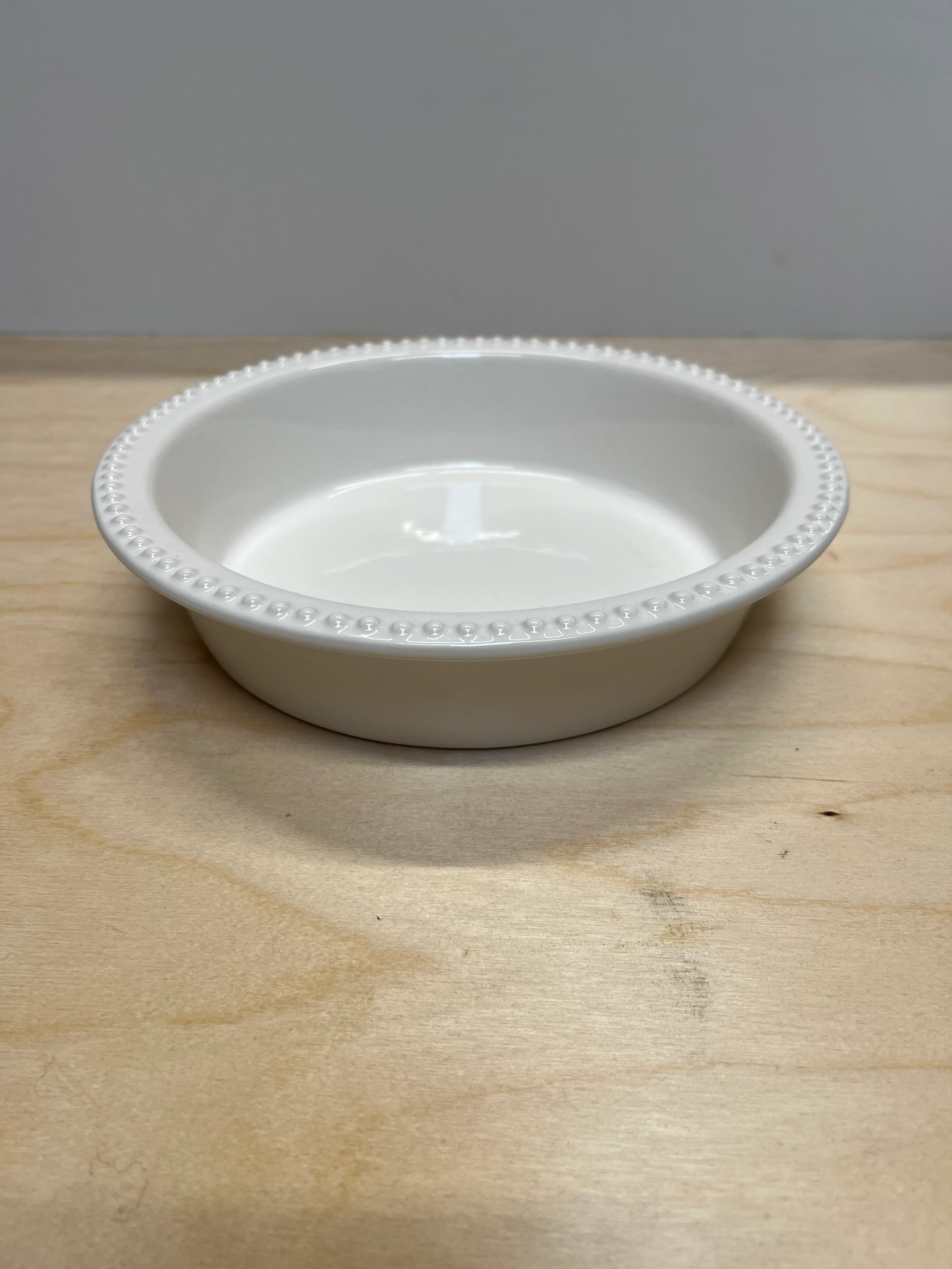White Round Pie Dish Beaded Rim