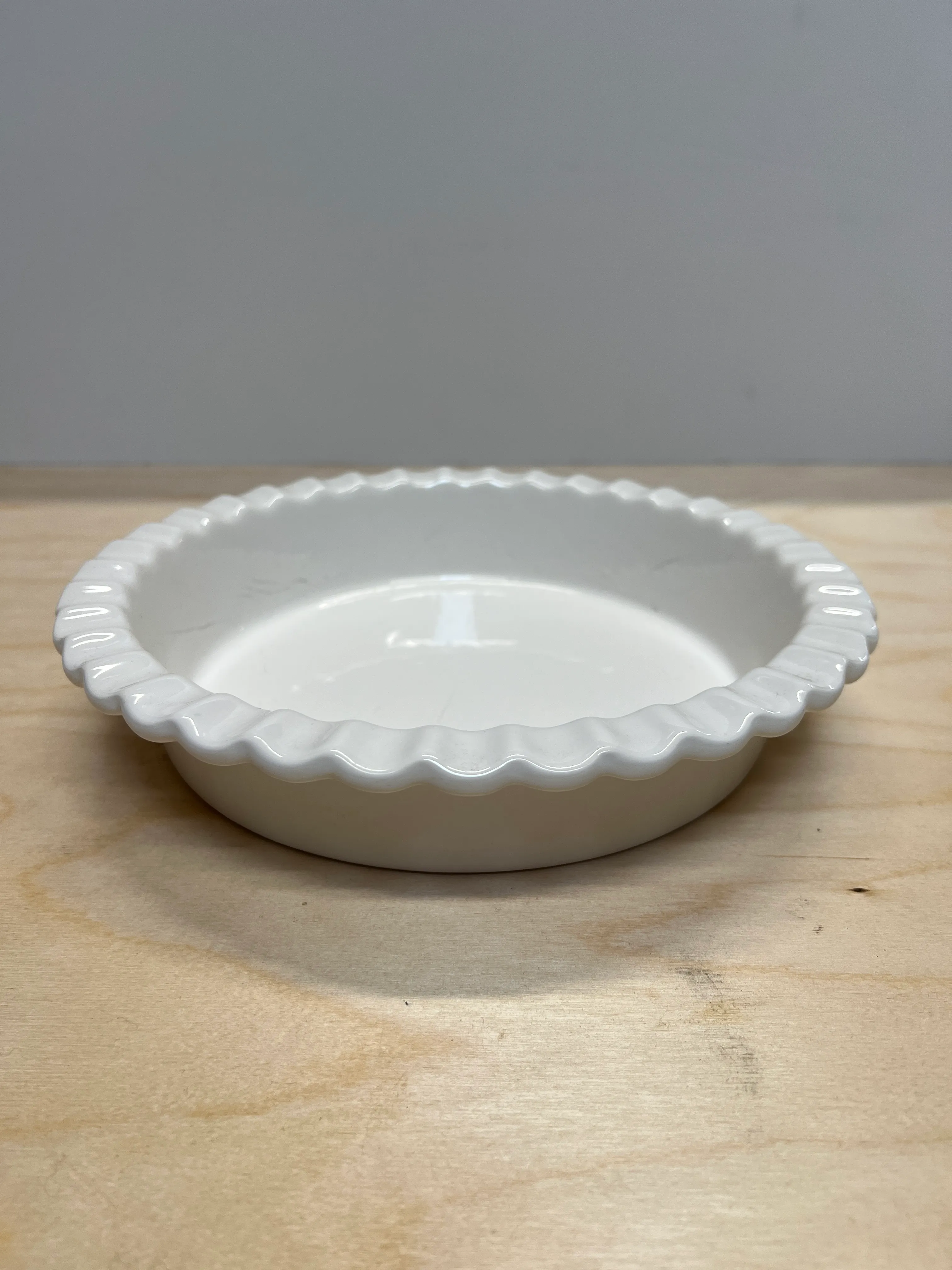 Fluted Edge White Pie Dish WS