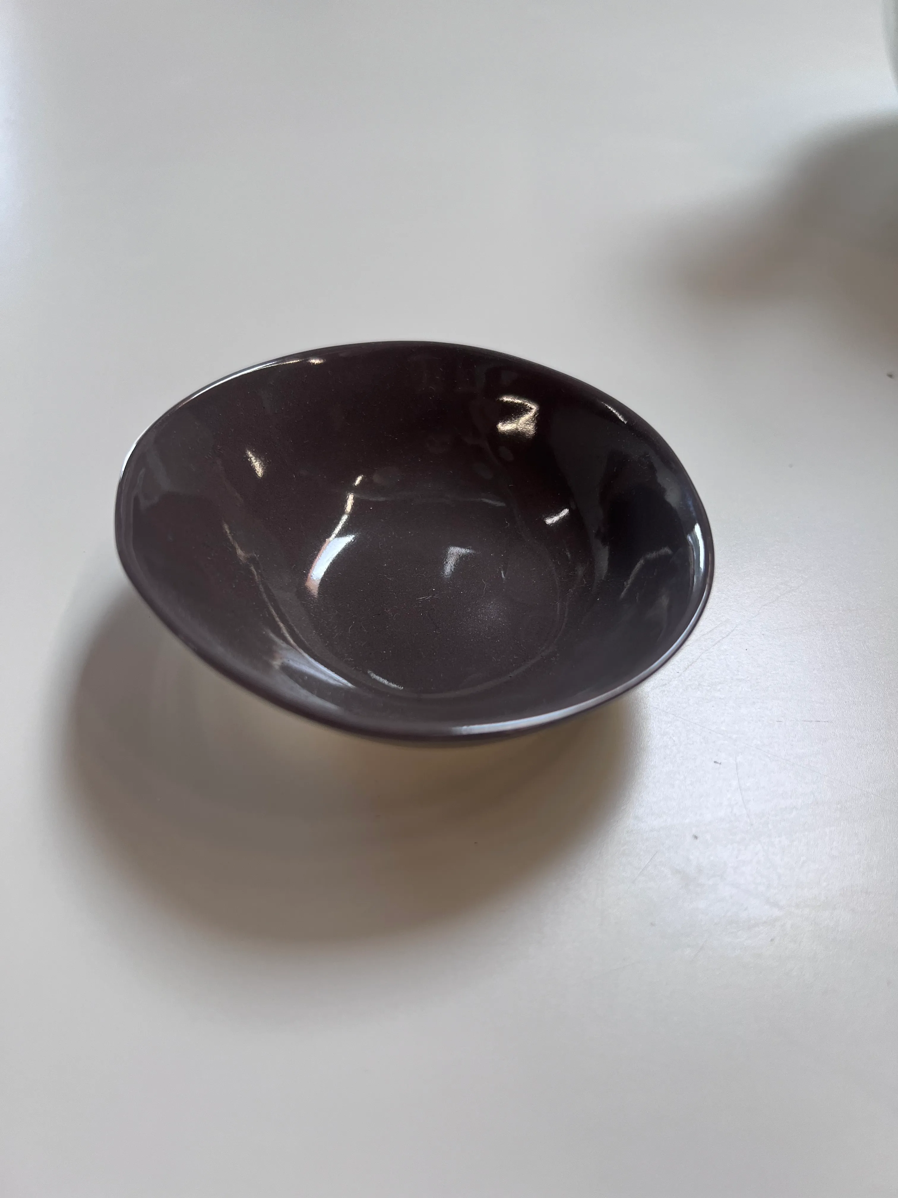 Grey glossy salt dish 