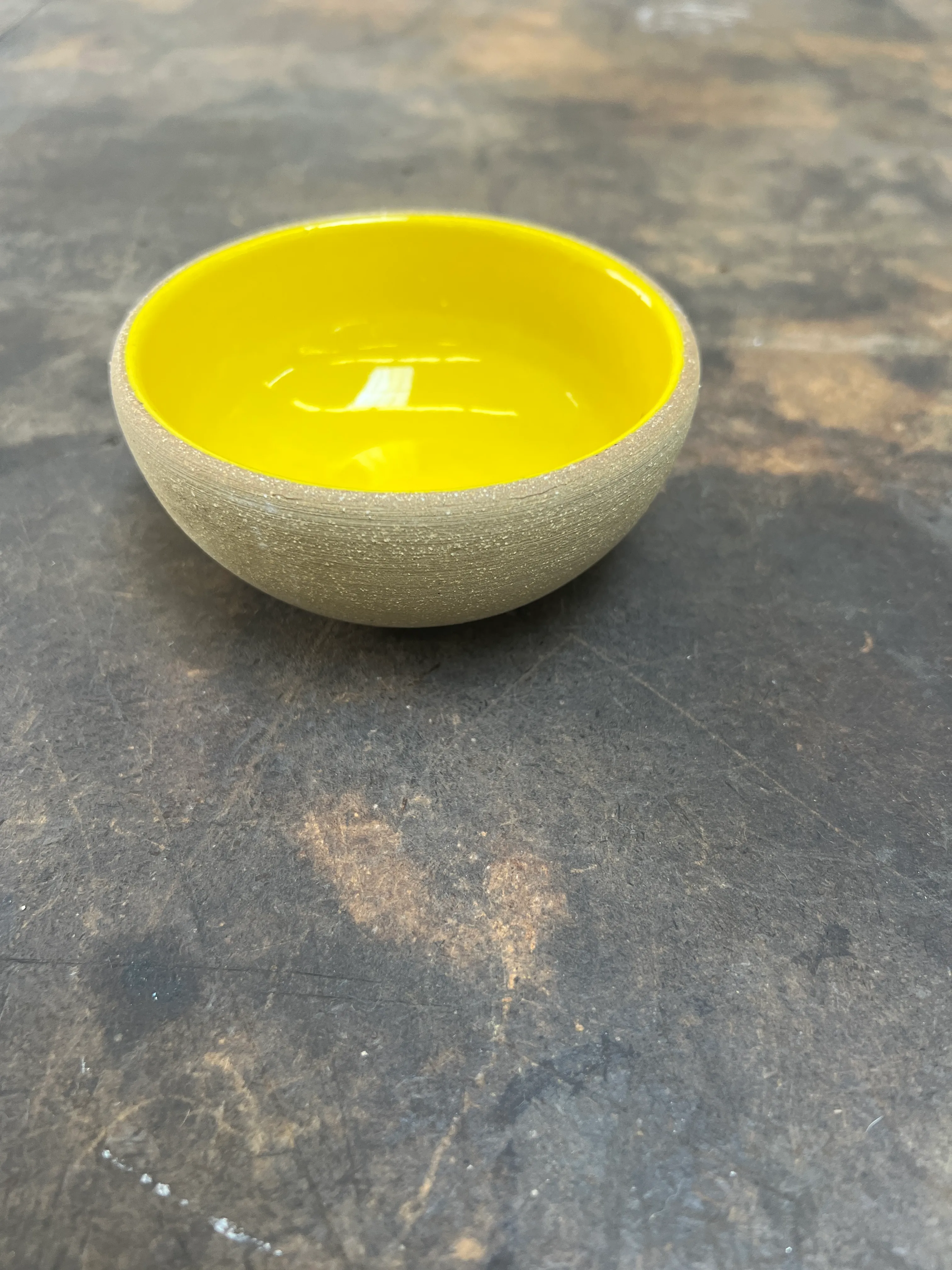 Stoneware Bowl Yellow Inside JP