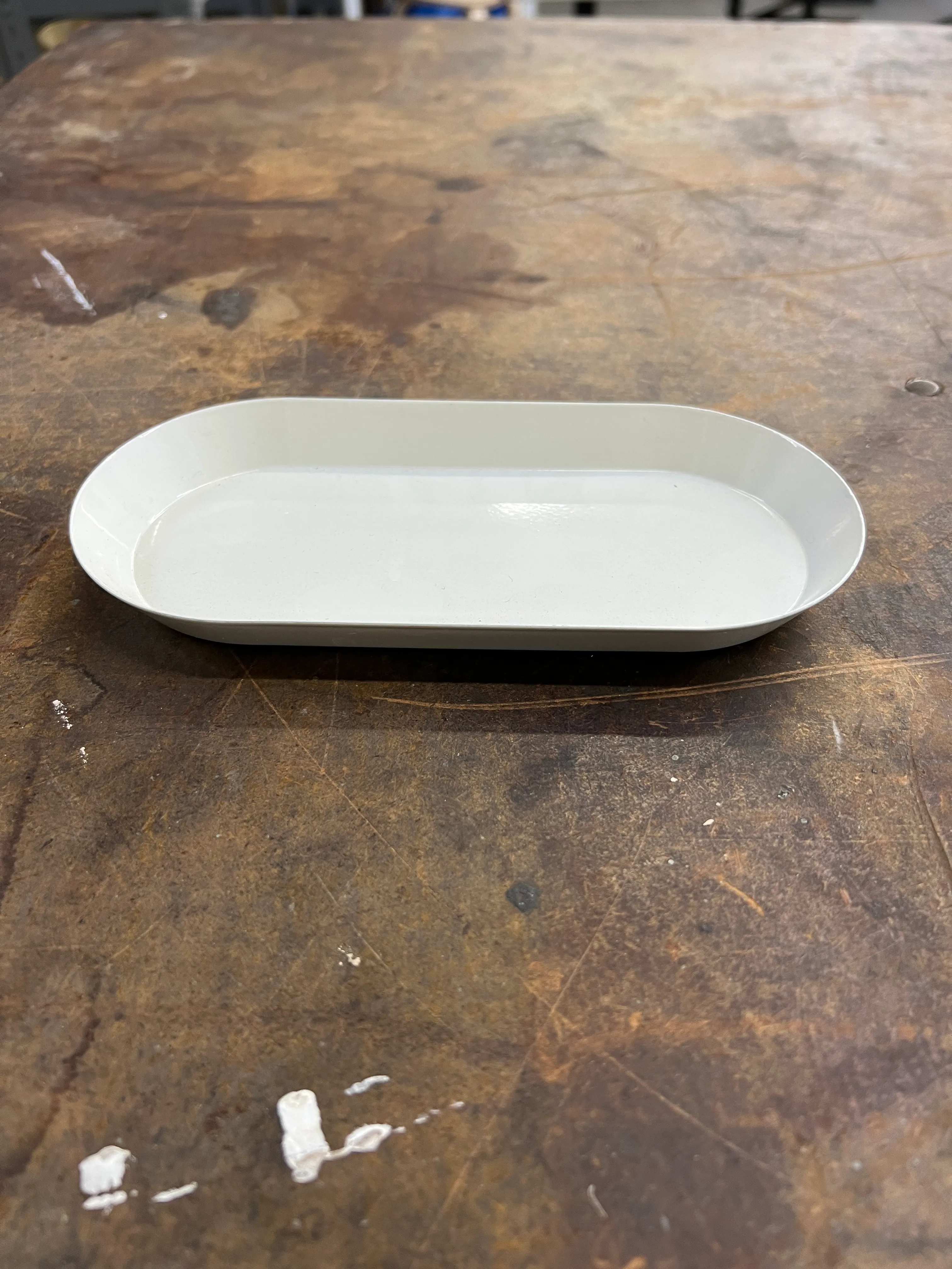 White Oval Tray Heath & Hand