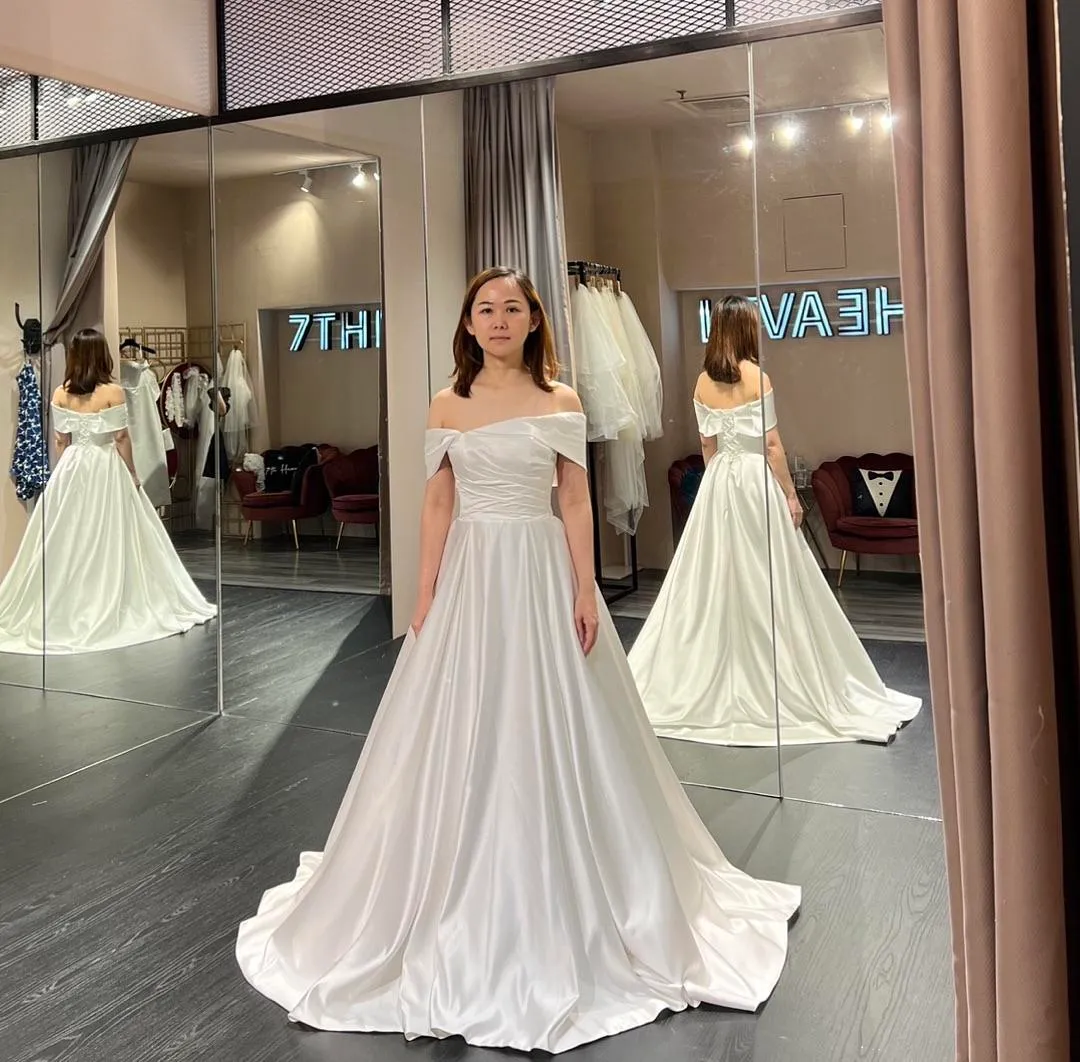 S05AAT 1035 Off shoulder draped top satin a line