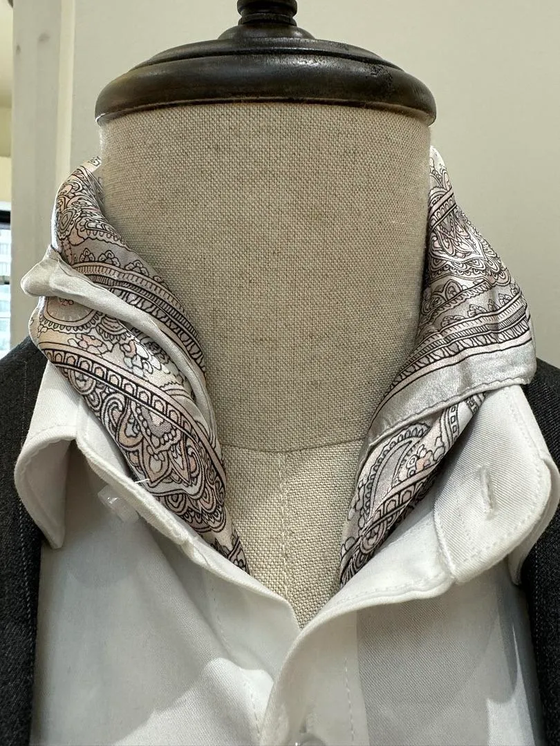 S05AAT 1567 White Scarft