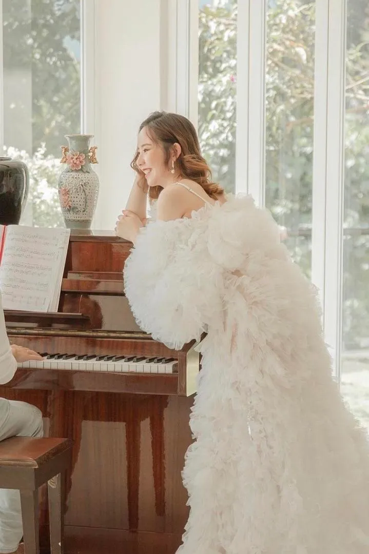 S05AAT 0934 - Jojo custom ruffle cape