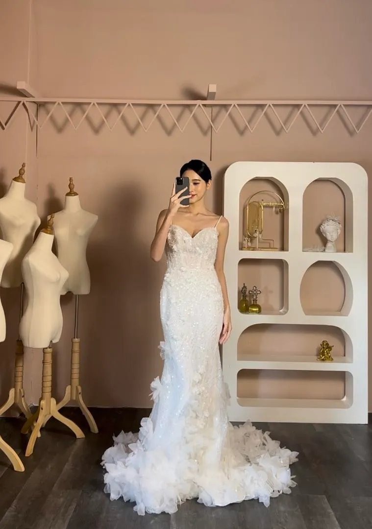 S05AAT 1276 ZhiFei Spag strap mermaid 3D flowers button back