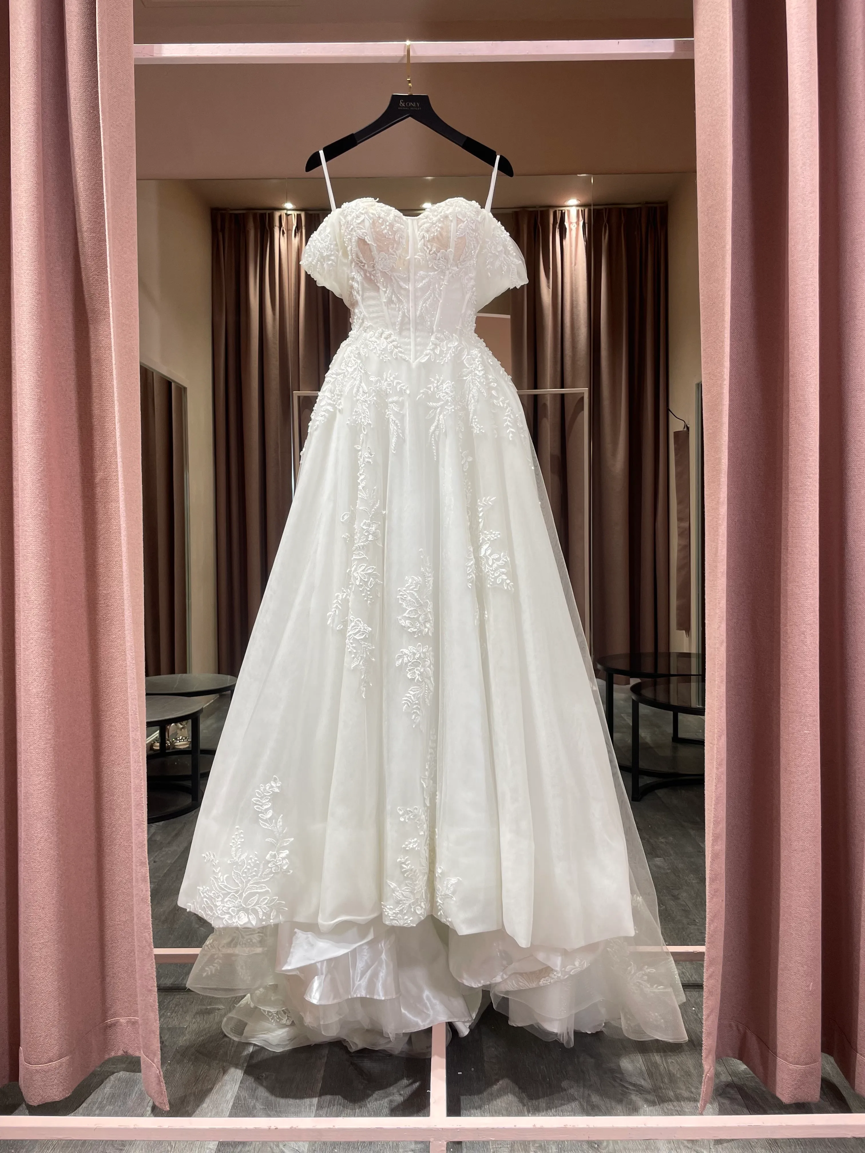 S05AAT 1211 - Pinterest corset off shoulder V waist A line