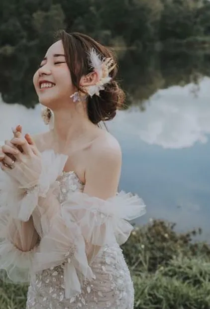 0672 - Chanwon detached sleeves sweetheart