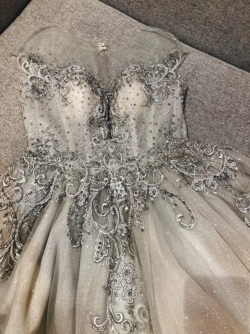 S05AAT 0370 - Silver blink princess ball gown