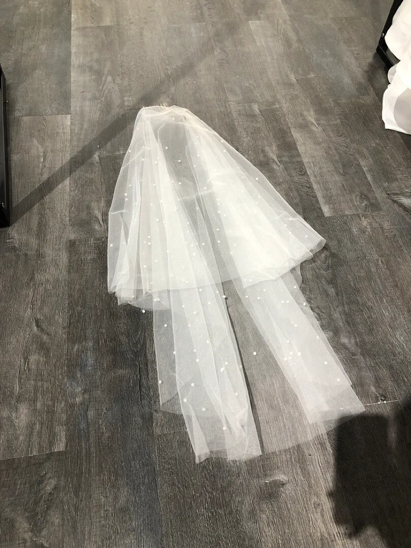 S05AAT 0752 - Pearl short veil with comb