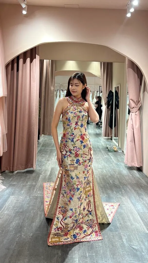 S05AAT 1376 Indonesia sangjit Cheongsam Gold Base flower & ribbon