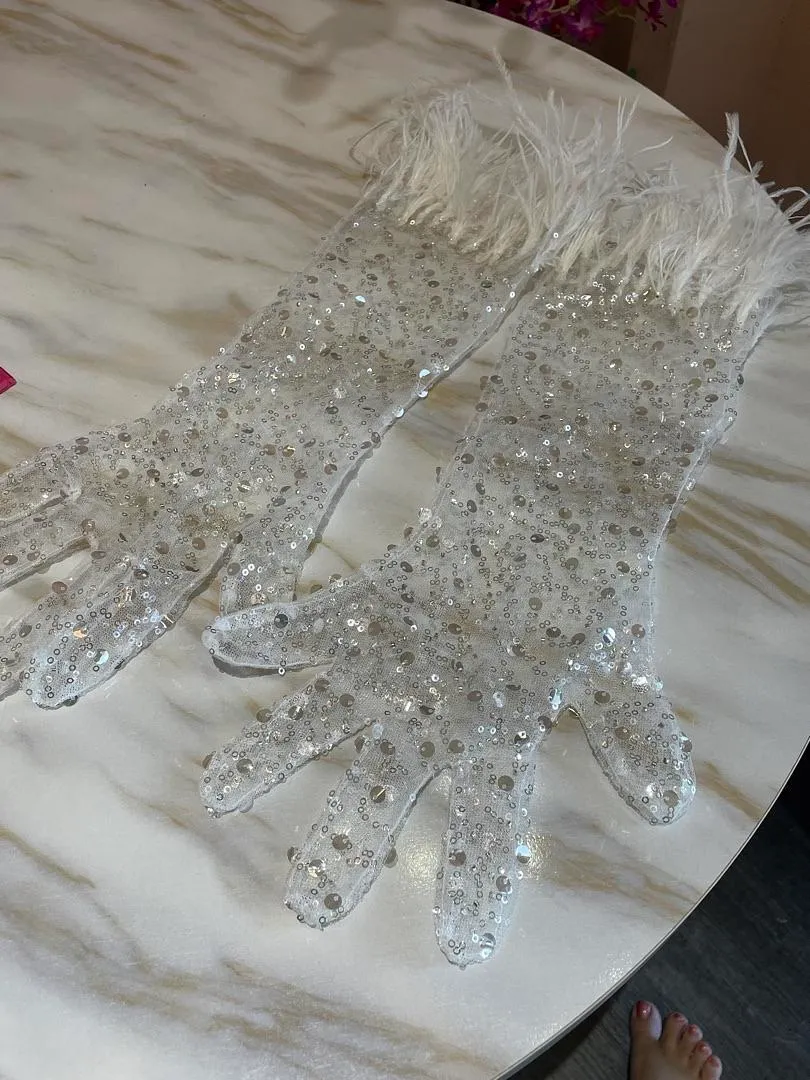 S05AAT Glitter Feather Glove