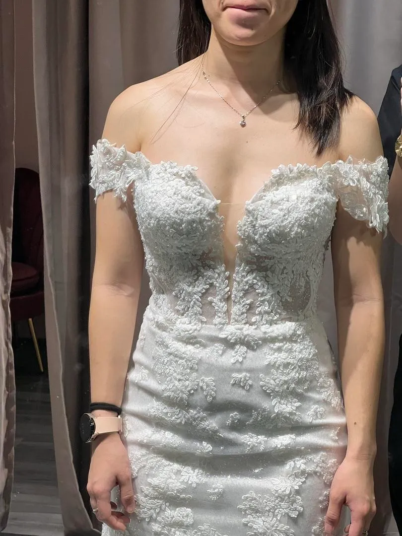 S05AAT 1176 3D lace off shoulder