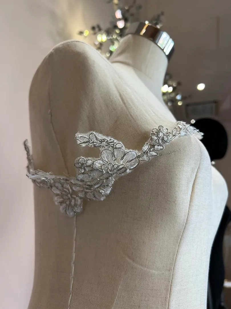 S05AAT 1134 Silver lace off shoulder