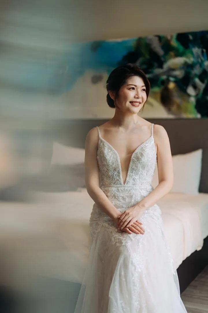 S05AAT 1062 Spag strap deep V nude lace trumpet tulle