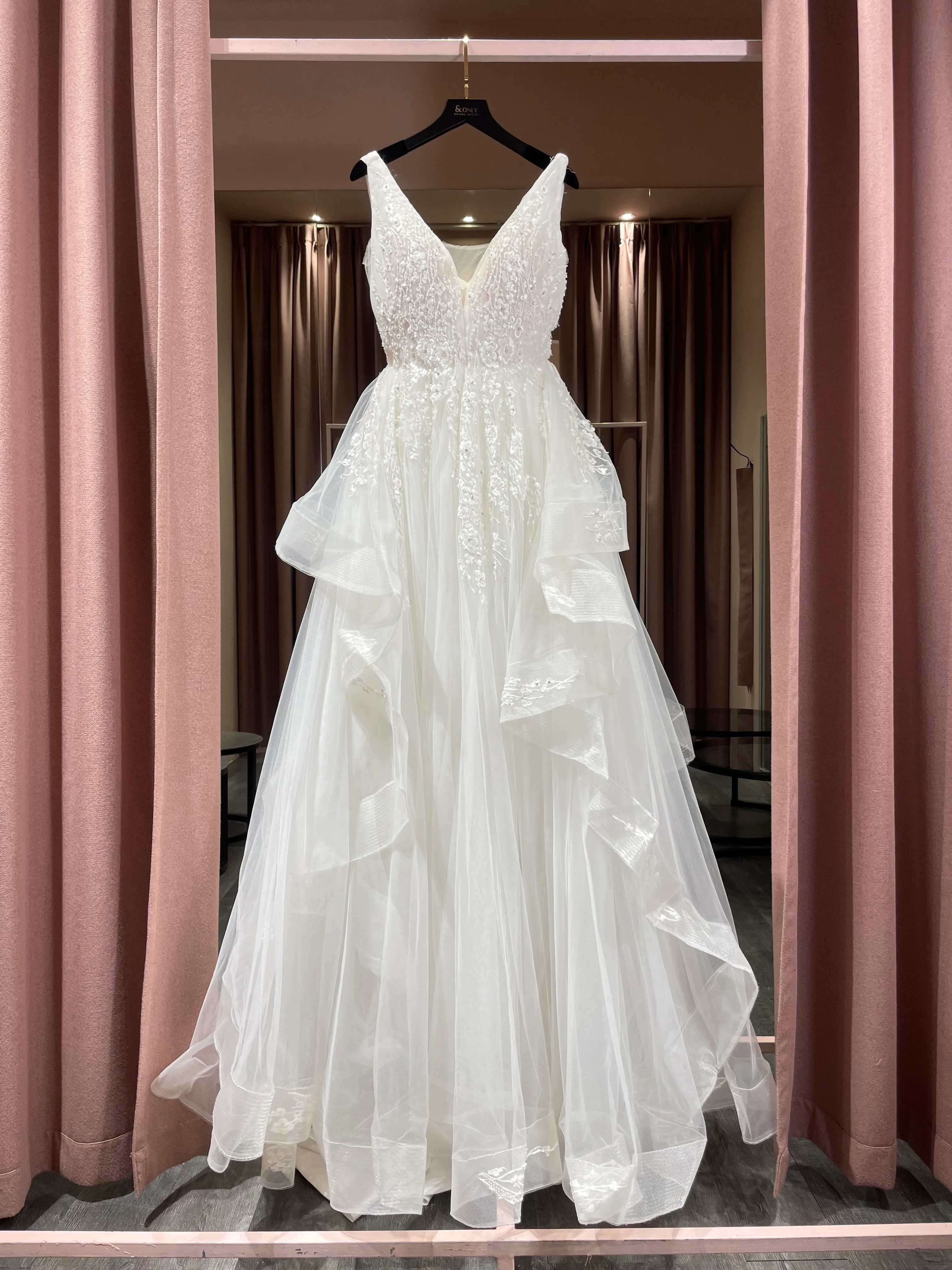 0954 - Kakpah Wenny ruffled A line V neck