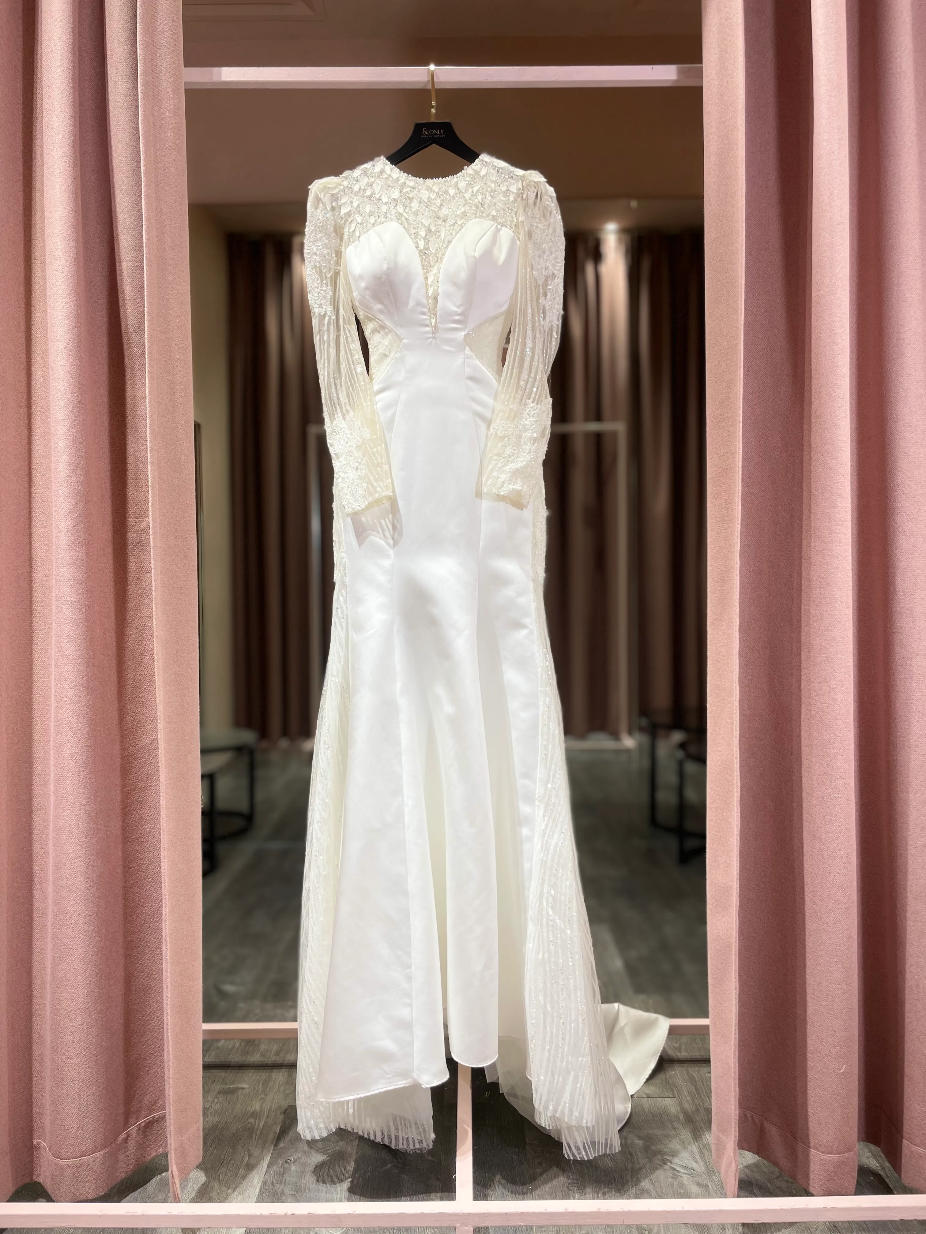 S05AAT 1302- Long sleeve mermaid satin blink