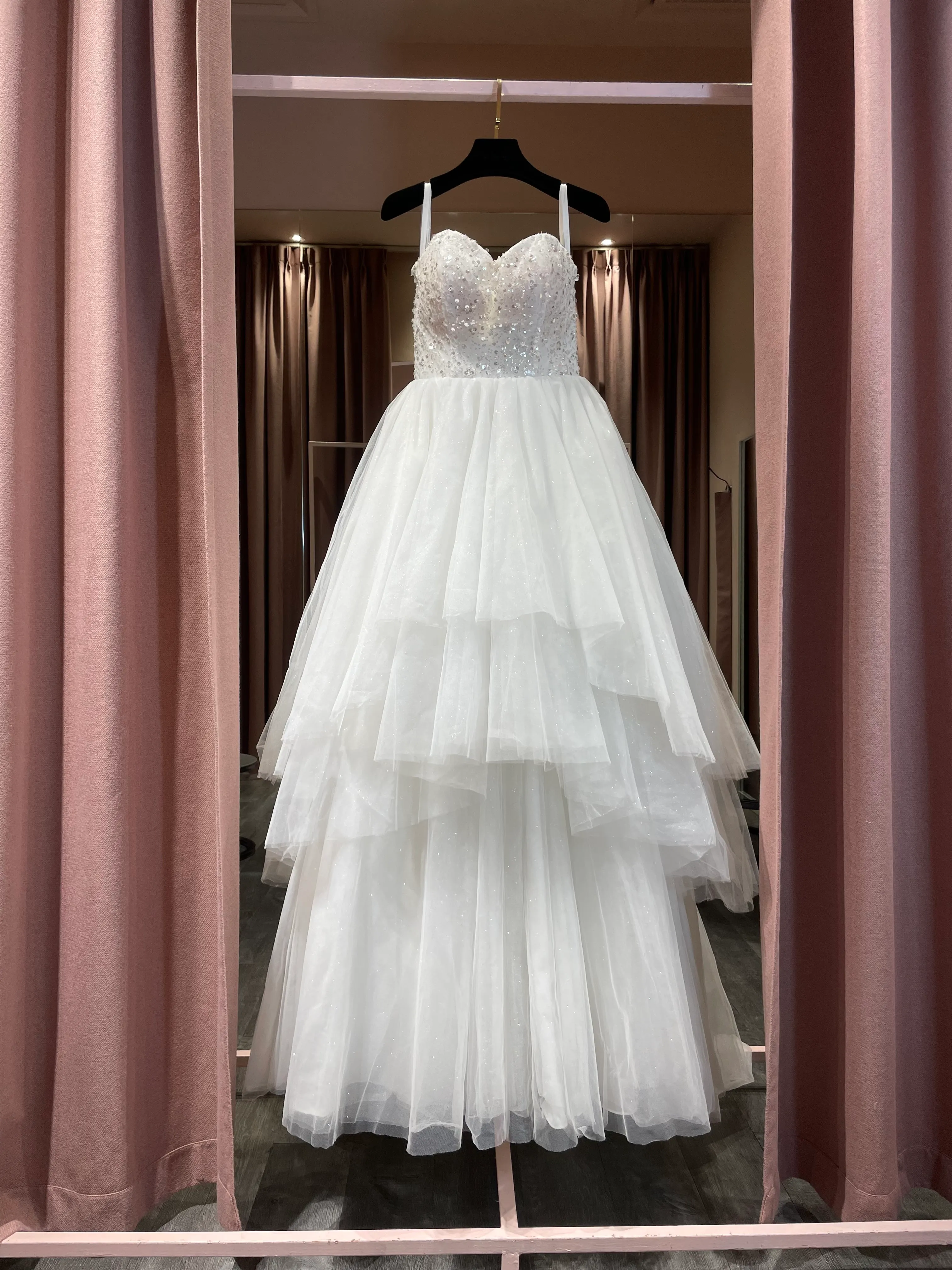 1751 - Enchanted Tiers Gown