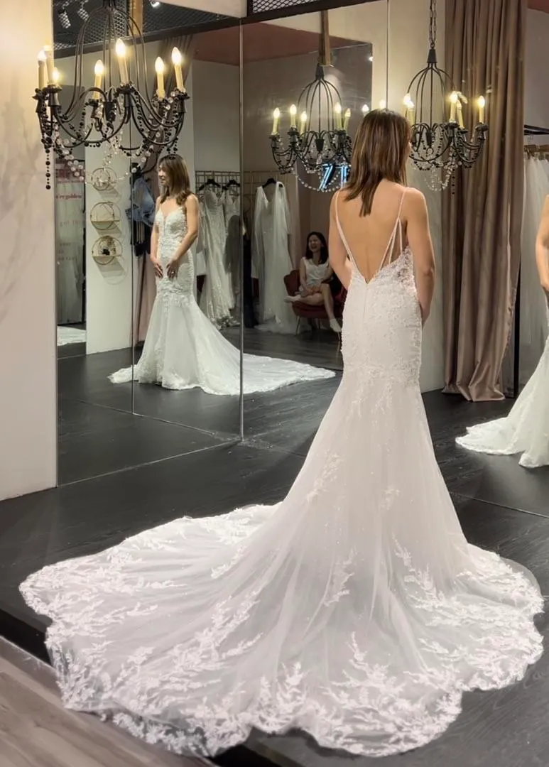 S05AAT 0999- Yumi Spag Strap Deep V mermaid