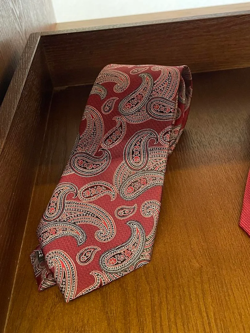 S05AAT 1518 Orange red base with malay texture tie