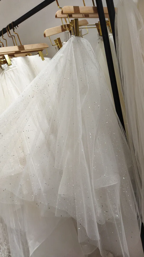 S05AAT 0856 - Sliver sparkling short veil