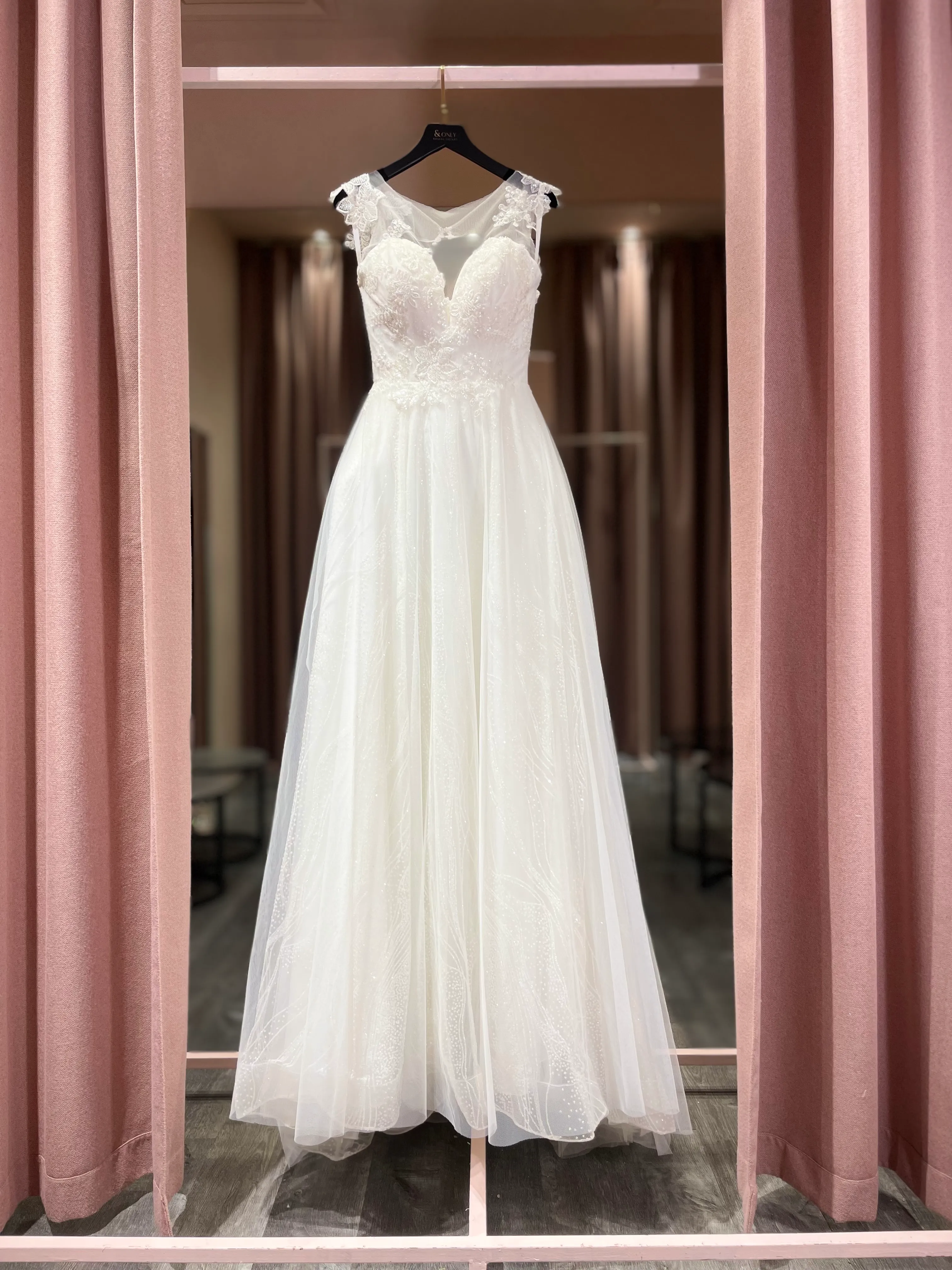 1074 - Kakpah modified cap sleeves A line