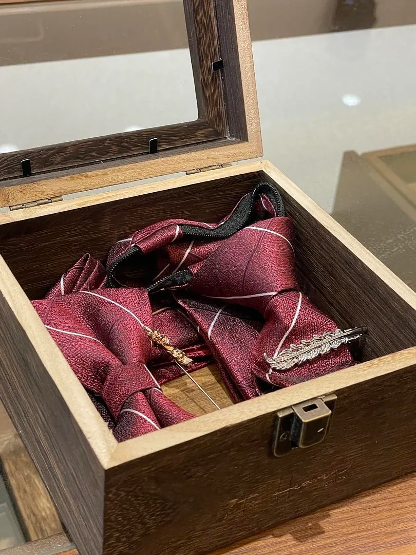 S05AAT 1469 Red base white line texture bow tie set