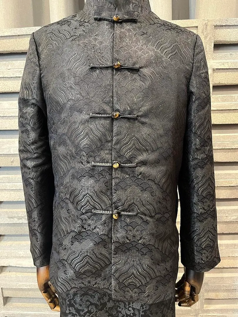 S05AAT 1326 - male kua Black mountain motif top L XXL