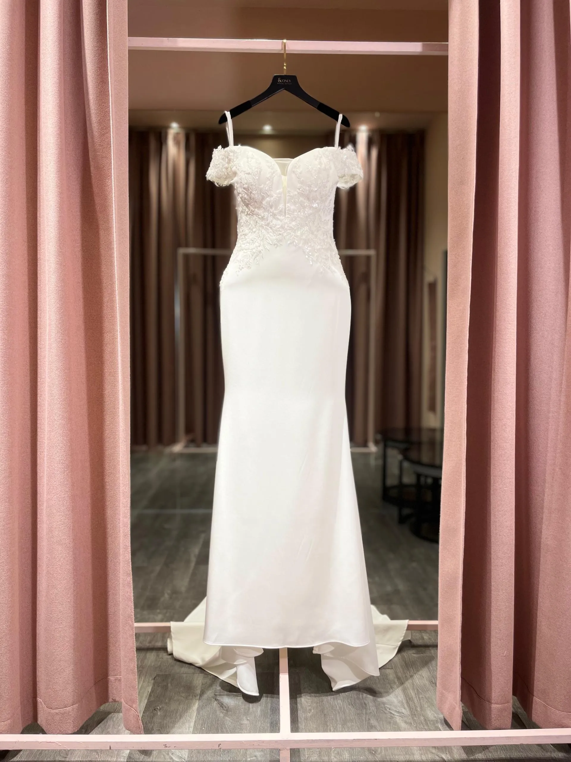 1712 off shoulder deep v lace satin mermaid