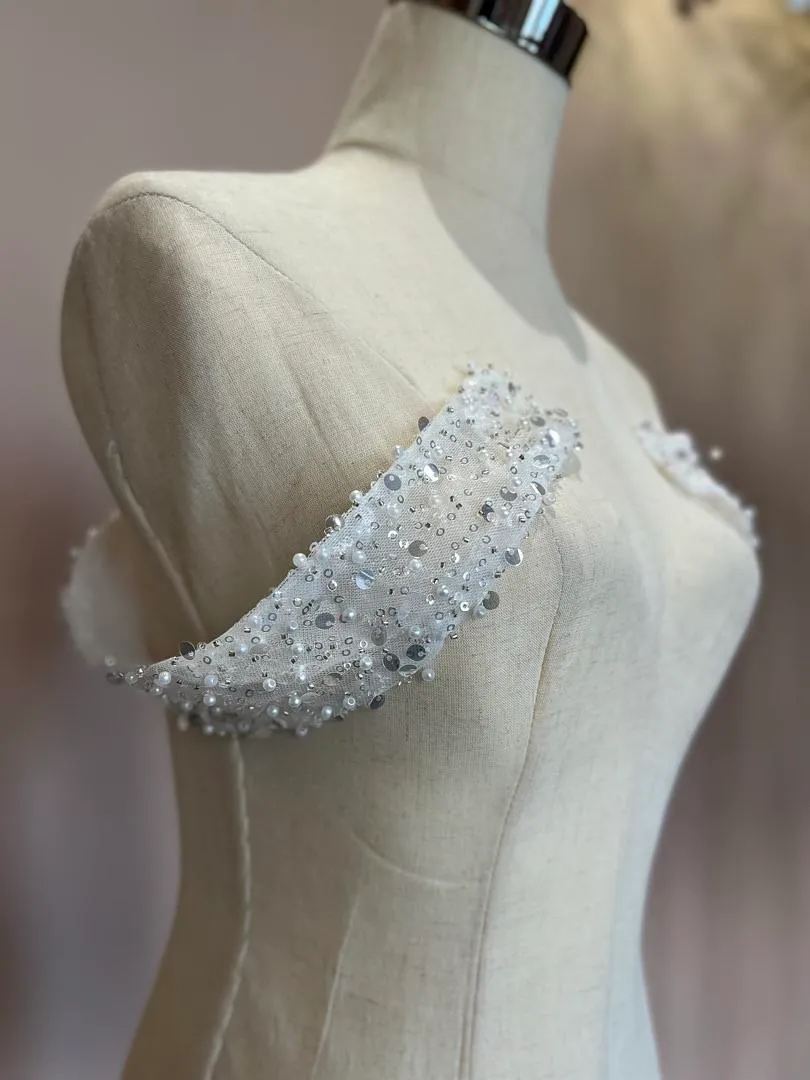 S05AAT 1132 Sequins beadings off shoulder