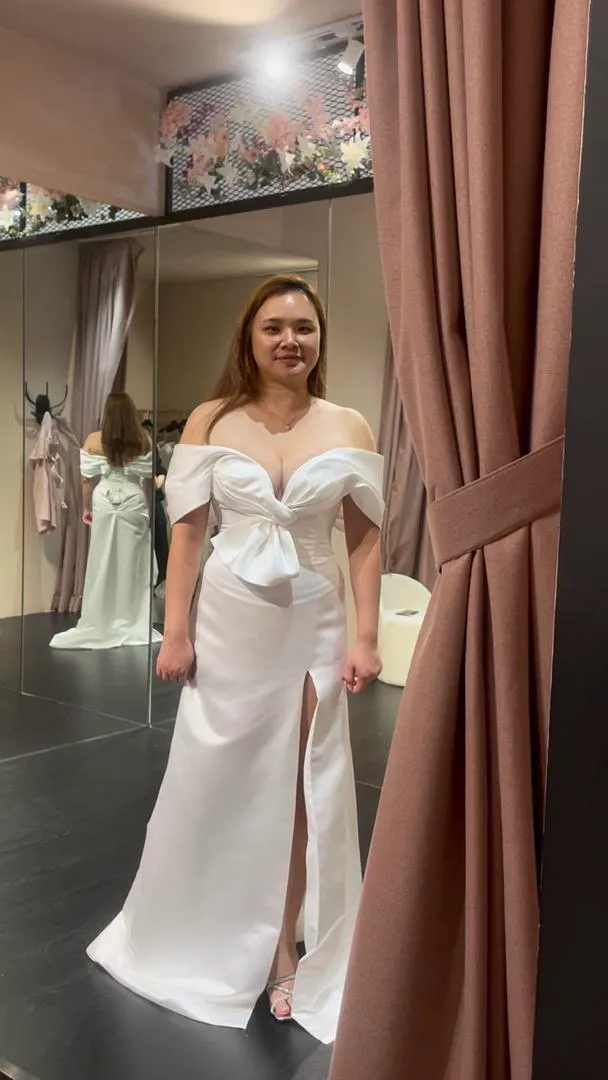 S05AAT 1333 Elephant Trunk Off Shoulder Satin Slit