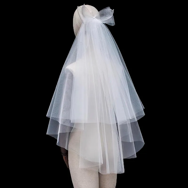 S05AAT 0831 - Airy plain short veil with comb and ribbon