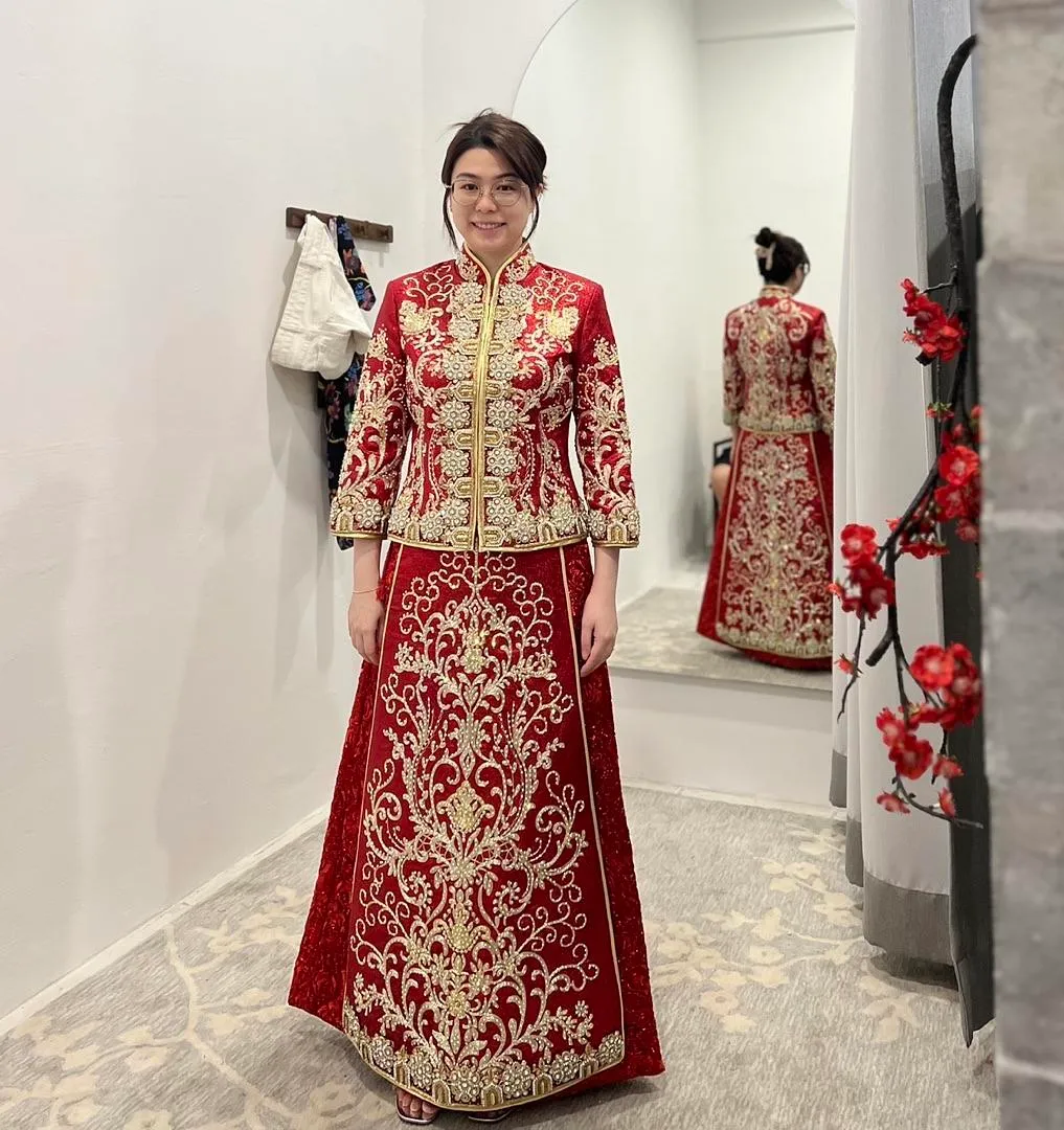 S05AAT 1092 - female kua MK malay floral Size: M