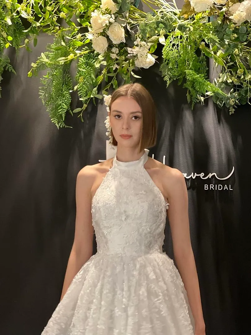 S05AAT 1015 - Halter neck Ball Gown