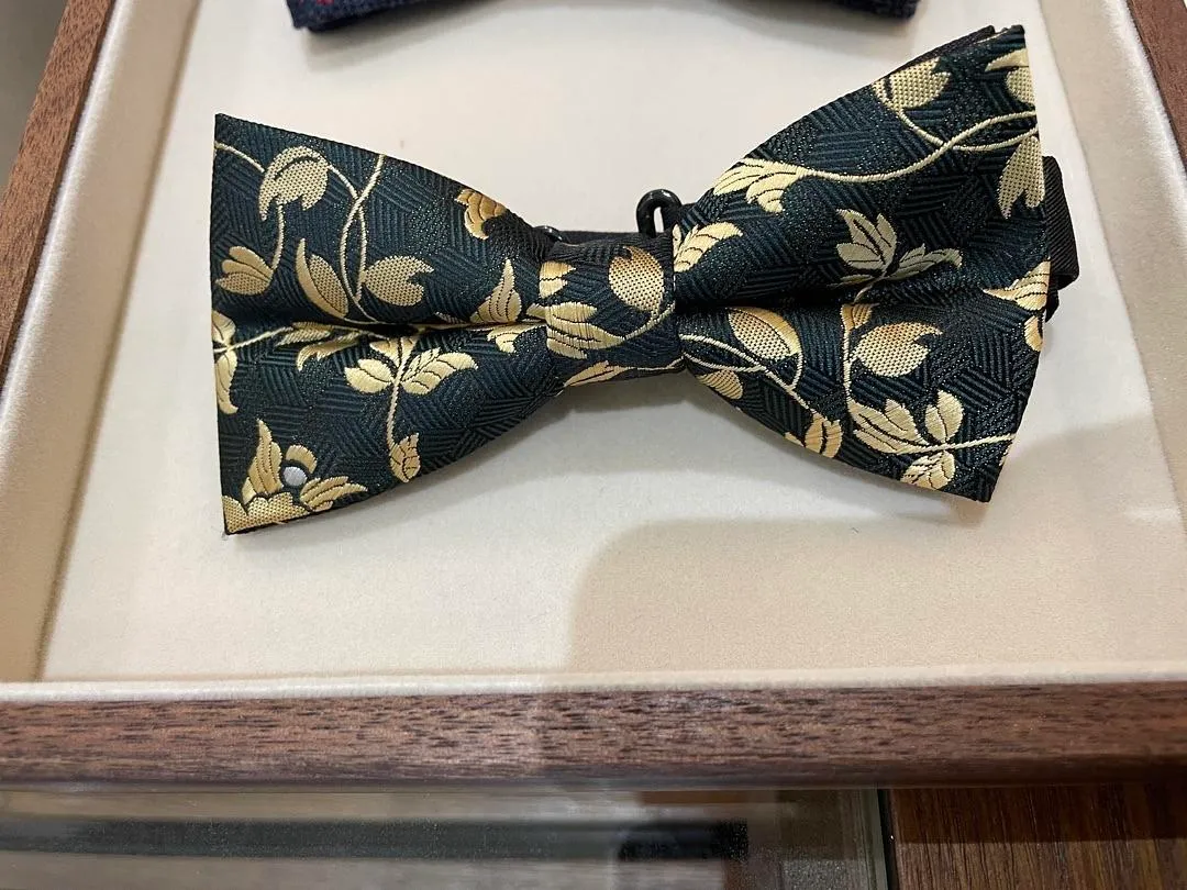 S05AAT 1458 Dark Green gold leave Bow tie