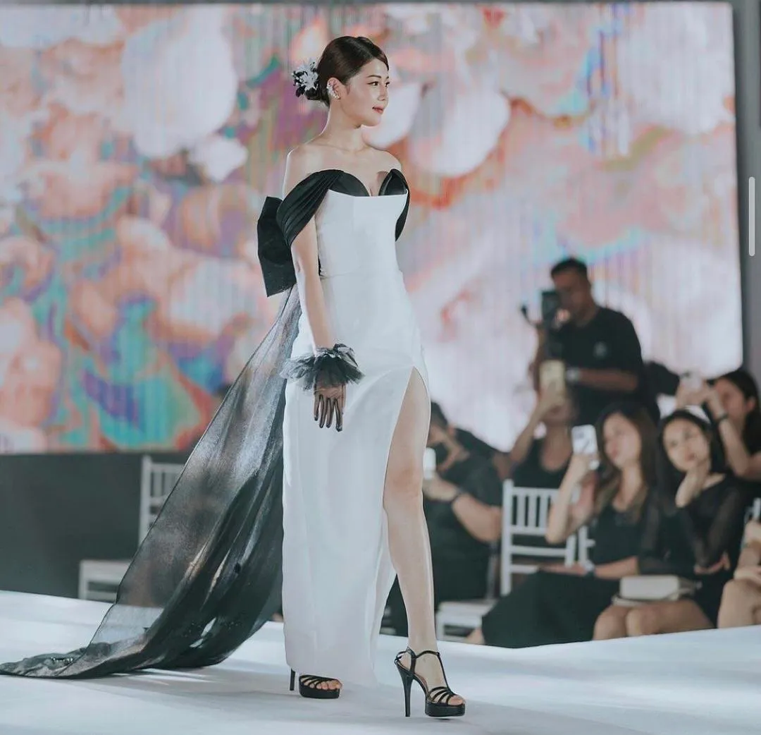 S05AAT 1237 FS Joyce Black & White Satin with slit