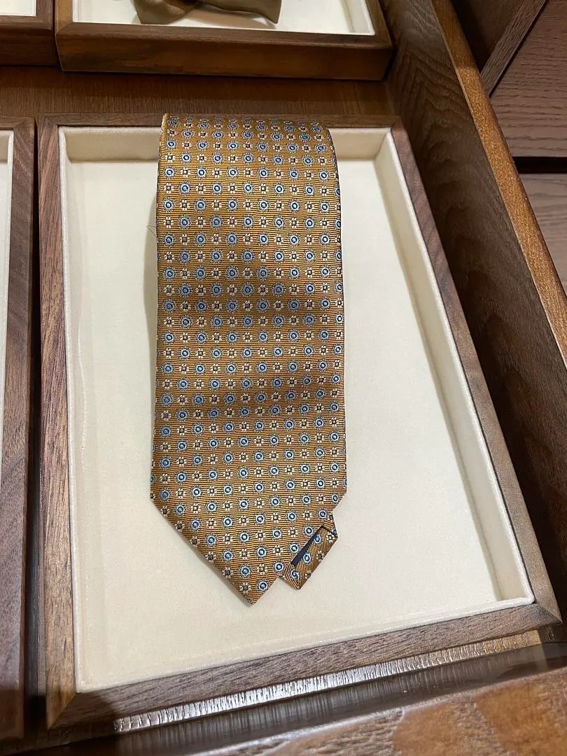 S05AAT 1449 Gold Brown Base Blue Dot with flower tie (A la cart )